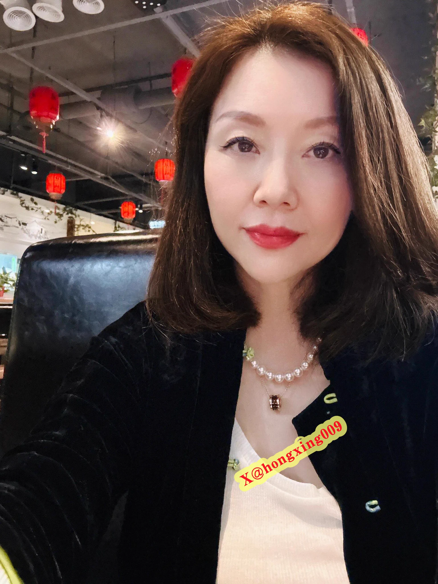50路的阿姨长这样 https://t.co/o65TIapEhM