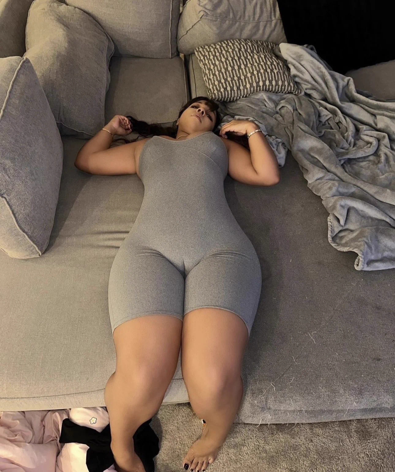 deleting in 12 hours, but whoever likes and dms me hi, ill send u a nudie in dm https://t.co/gF8LpqzfZ6