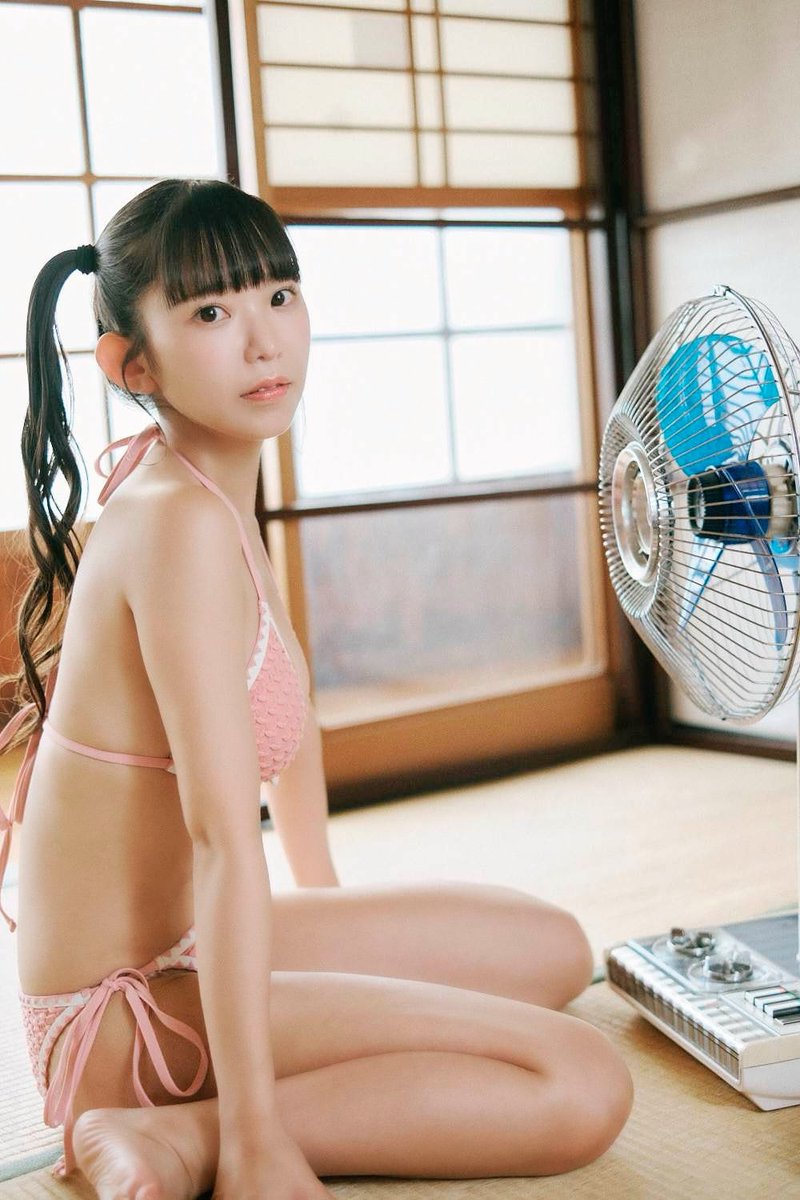 合法ロリ巨乳が29歳になったらしい https://t.co/I8kONed02s