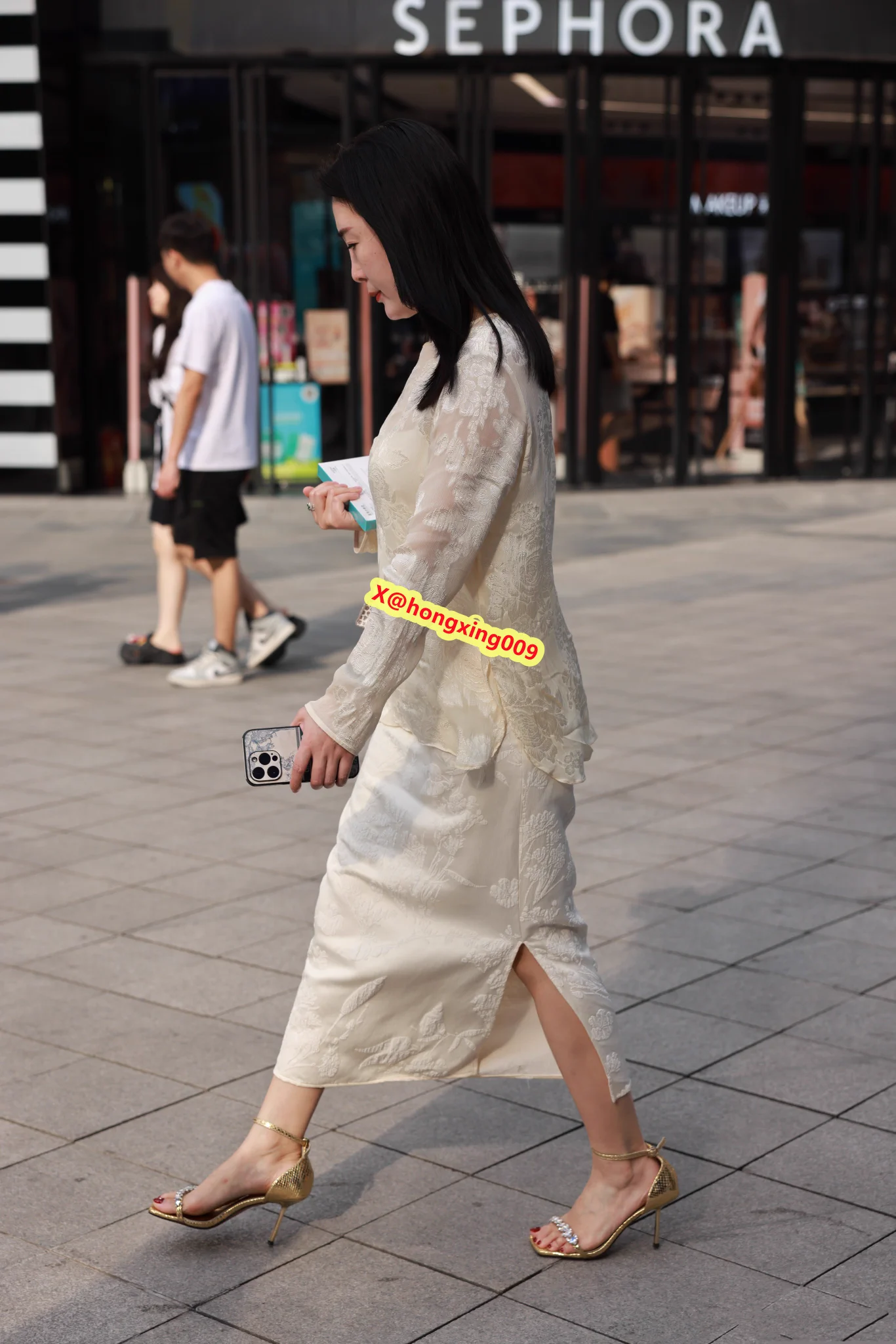雍容华贵 优雅端庄的美熟女 https://t.co/E0EuclJnLk