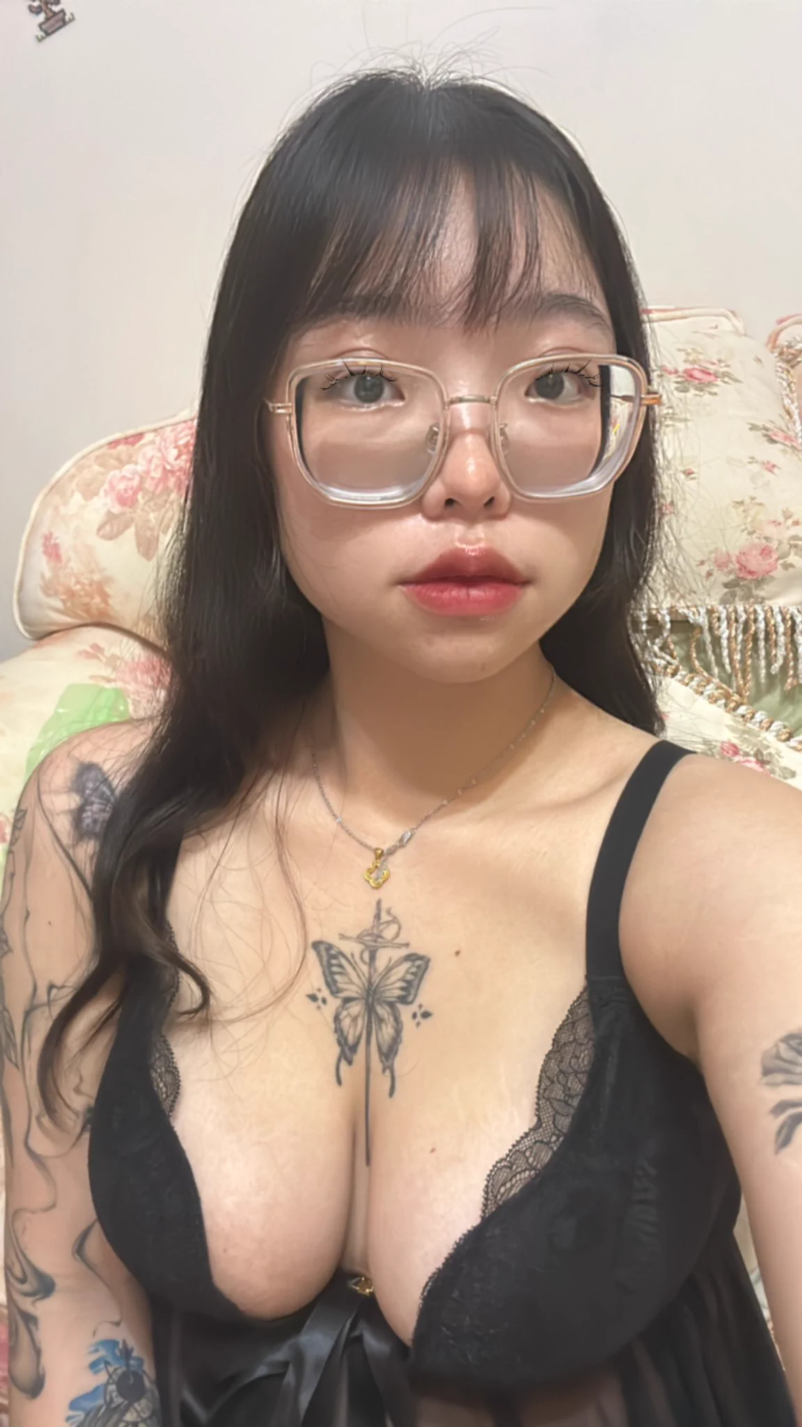 這時間有人嗎😤 https://t.co/Gqt9IInODJ