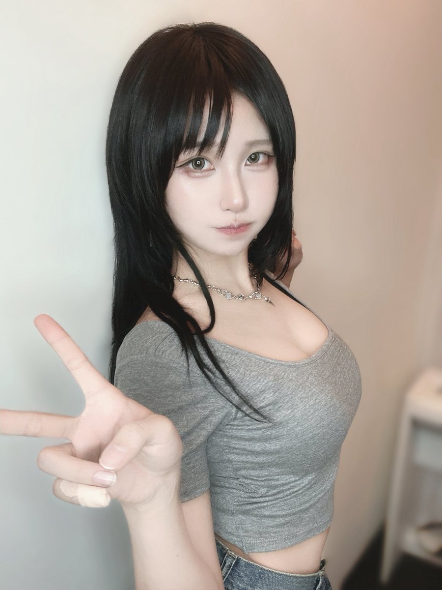 莫名的人妻感 https://t.co/ClNB7y0QPl