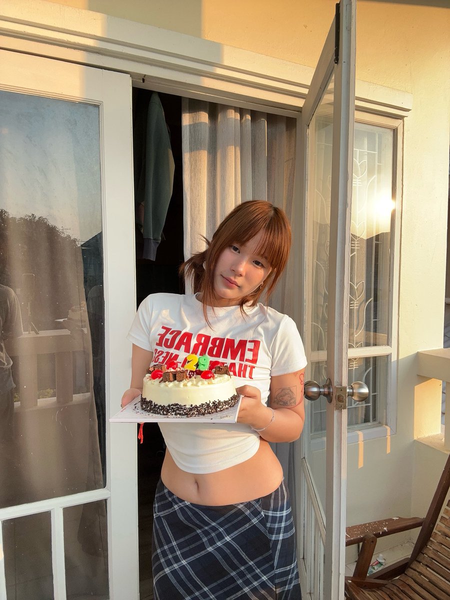 ขอของขวัญวันเกิดหน่อยค้าบบบ~ 😂😊 https://t.co/eiWgWpLi8B