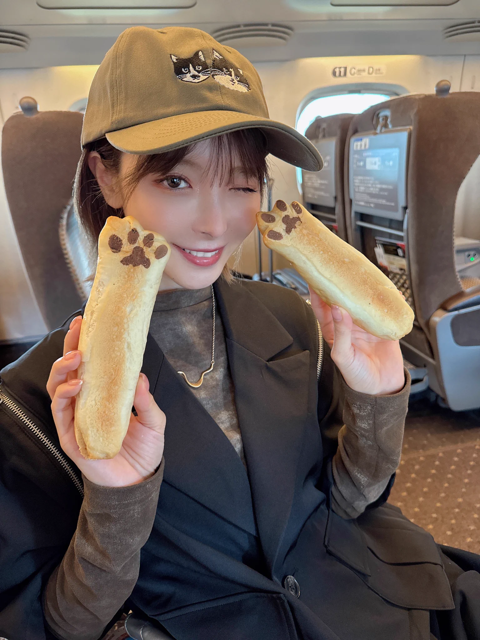 パン🐈‍⬛🐾 https://t.co/hLOhp97DwY