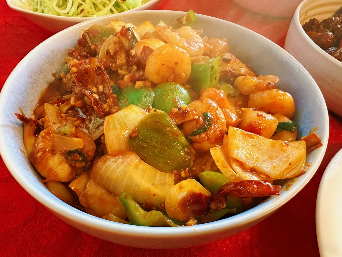 朋友家吃饭，吃撑了。 https://t.co/PSHurqrlGM