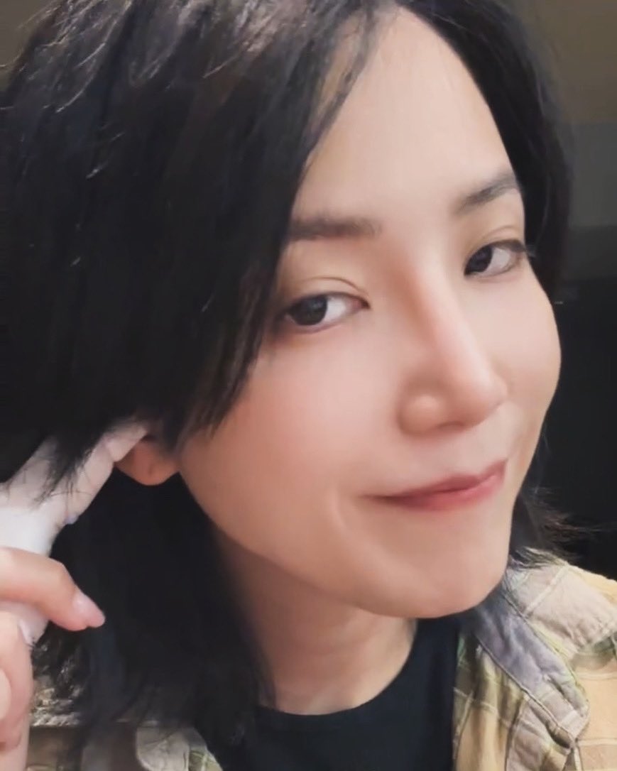 看我的表情有多無奈，大家保重身體
#iamsohot https://t.co/ln1t7Xz8MH