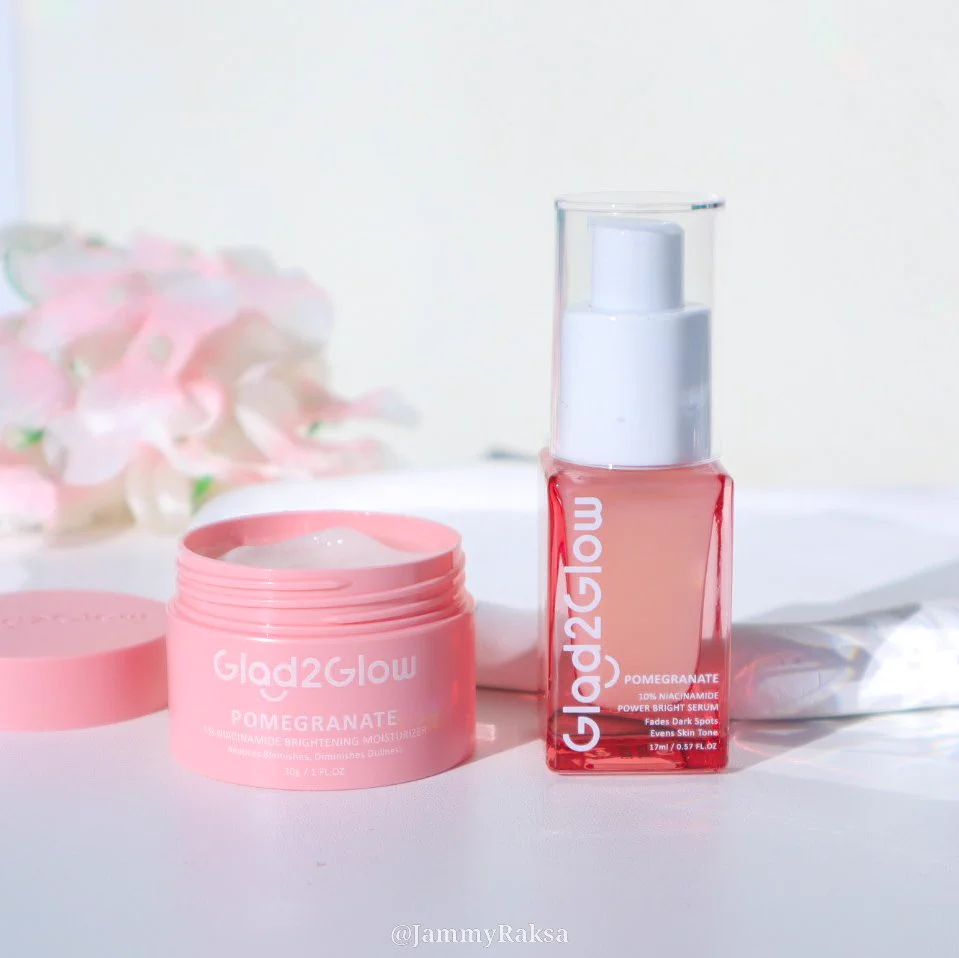 ใช้สกินแคร์ตามคุณจิง เลยจัด Brightening Set✨️มาใช้คู่กันแถมเหมาะกับคนงบน้อย 500 บาทมีถอน‼️สามารถใช้ได้ทั้งเช้าเย็น เซรั่มมีสารสกัดจากทับทิม + niacinamide 10% ช่วยให้ผิวกระจ่างใส ลดจุดด่างดำ ตามด้วยมอยเจอไรเซอร์ มีสารสกัดจากทับทิม + niacinamide 5% ช่วยให้ผิวชุ่มชื้น กระจ่างใส เรียบเนียนขึ้น#Glad2GlowTH