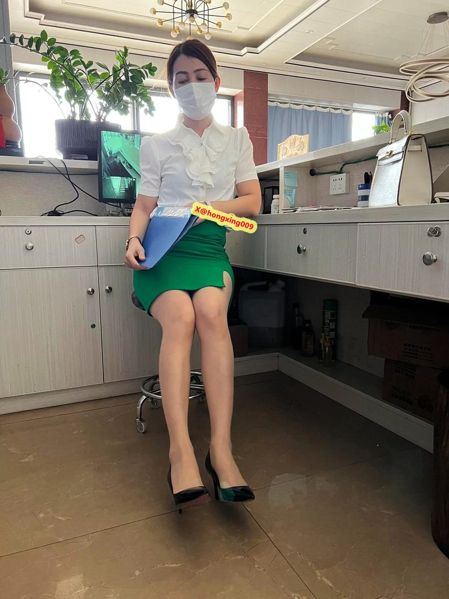 前台上班的肉丝阿姨 https://t.co/SJnRNmJAn0