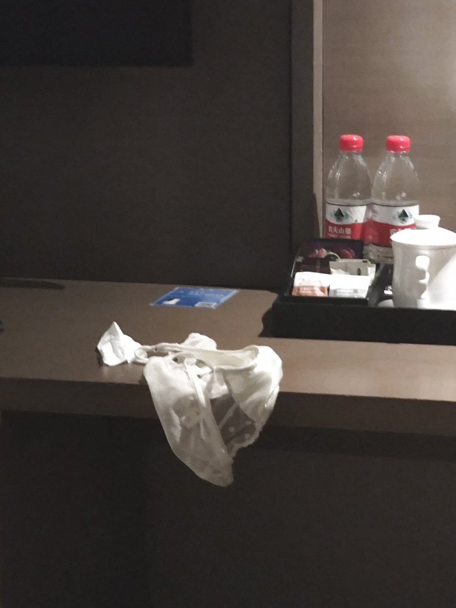 回答粉丝提问：和领导做了五次，全在下班后。还有什么想问的私信告诉我。 https://t.co/QWj5VrS3mt