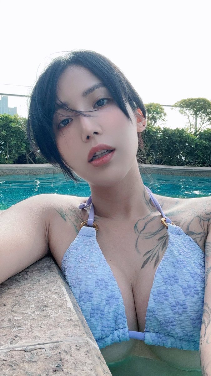 今天適合濕濕的💕 https://t.co/l2KtYG75rP