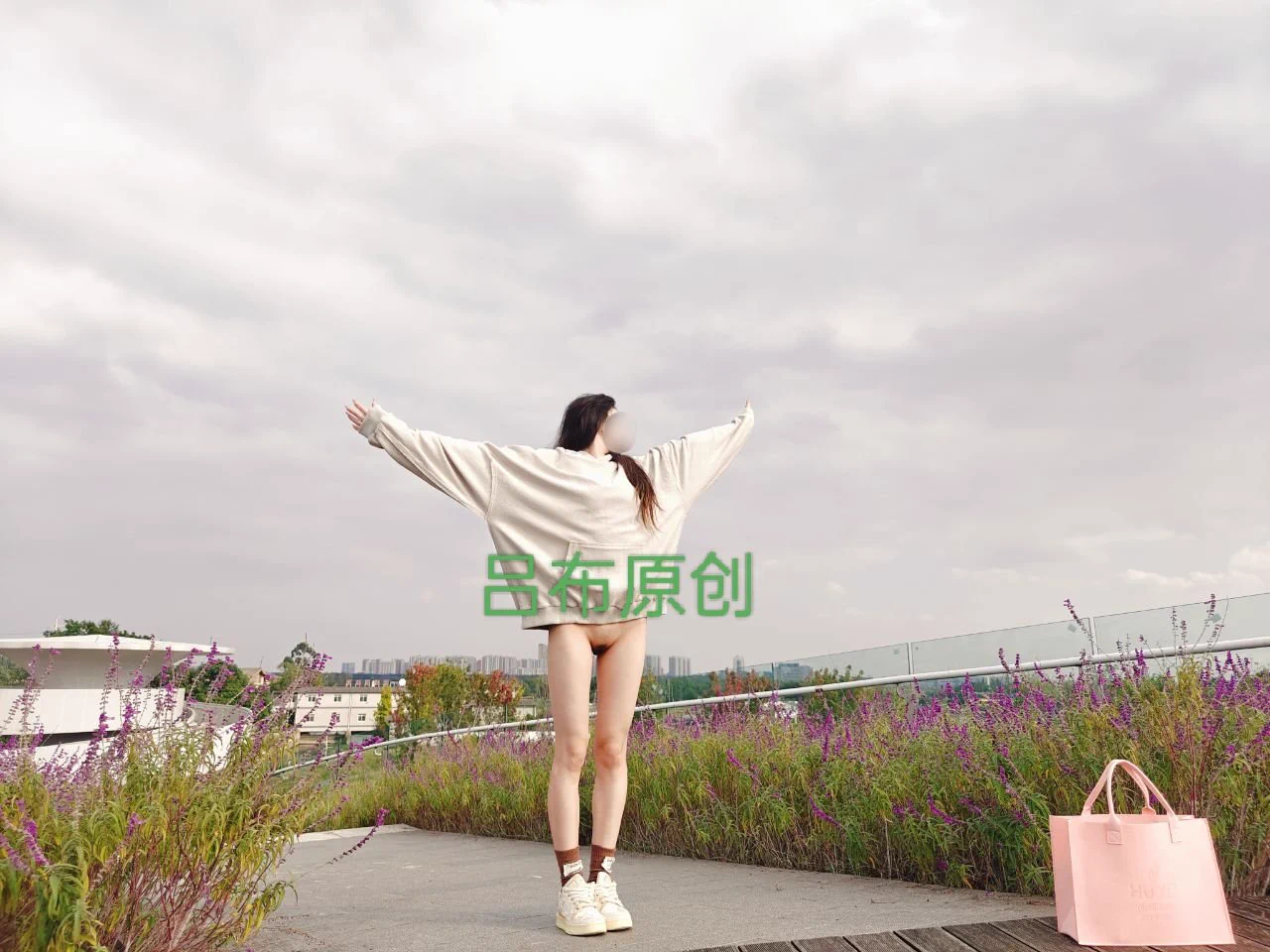 黑叉子～对比朋友圈，你们更喜欢哪个？🤣🤣 https://t.co/T6z8bRHkZ4