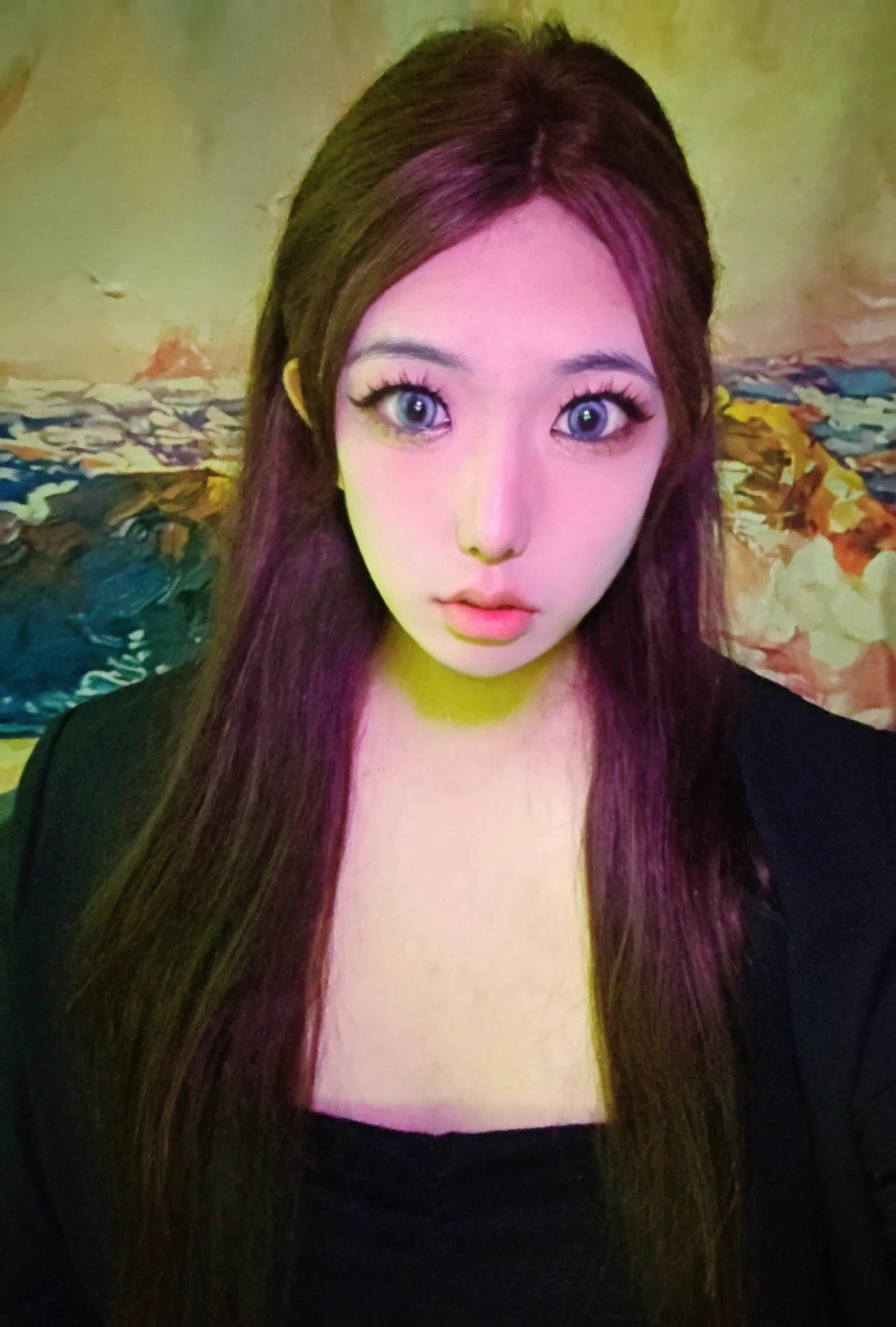 身为一个ts，我深刻知道男生与女生的工作、求学、生活状态分别是什么样的。我只能说以我自己的体验和感受来讲，做女生比做男生要轻松多的多。请记住，煞笔的是个体，而不是群体。成天Aoe扫射只能说明你也是个煞笔。说句比较扎心的现实，如果一个女生在生活、工作中感受不到女性身份所带来的巨大优势。那大概率是长相问题。实在不行咱收拾收拾减减肥，学学化妆？再不行医美整整？同理，咱也都不喜欢丑渣屌丝装逼犯，也会称呼他们为“🦐头男”。将心比心就好。最后，我不厌女，因为我有妈妈。我也不厌男，因为我有爸爸。而你呢，我的朋友？🙃