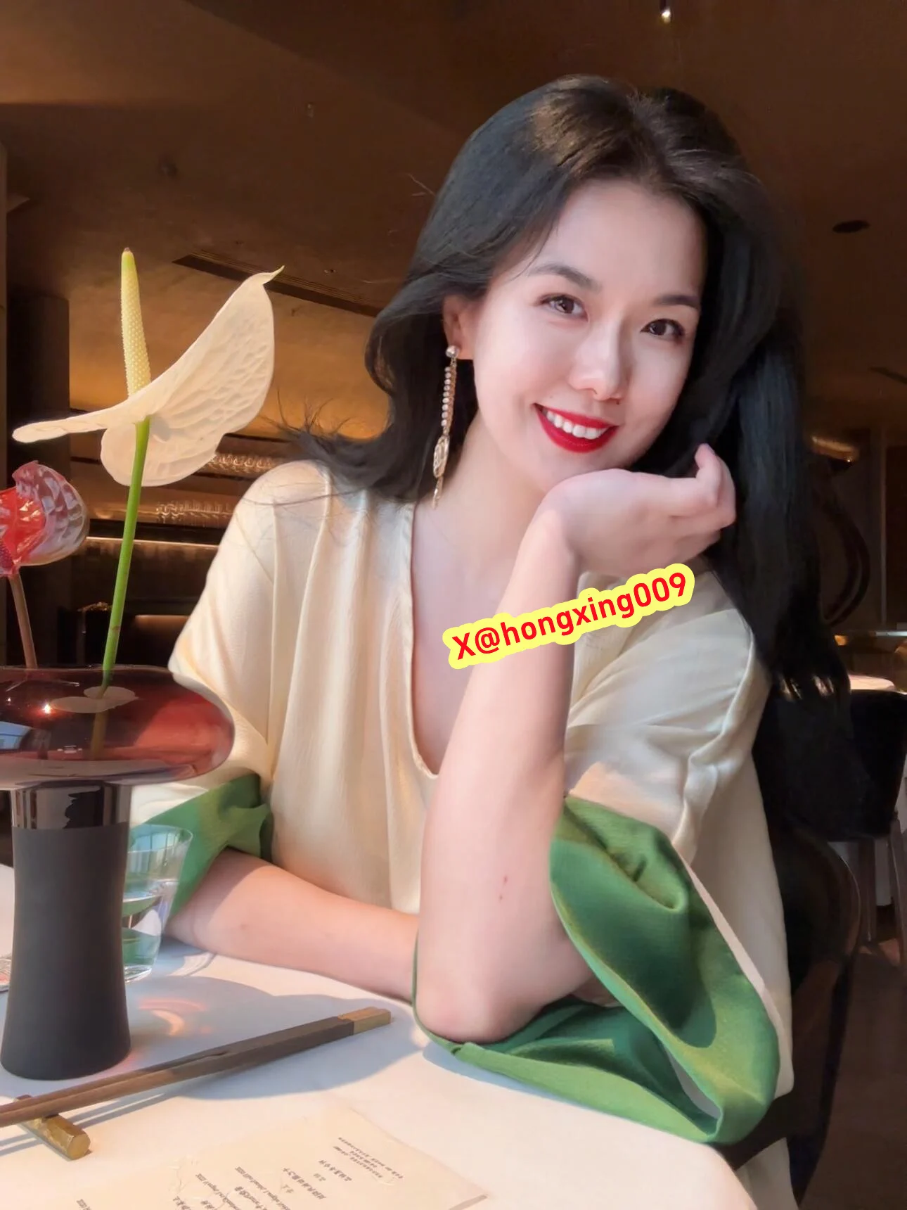 优雅端庄的美熟女是每个男孩的梦想 https://t.co/0haeeVKyxe