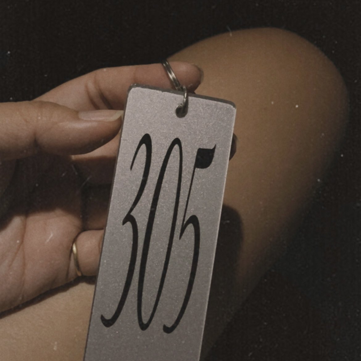 雖然說前幾天剛見面
這幾天上班遇到瓶頸
昨天上班到一半突然傳訊息給他
🐰想見你
🐰我需要充電
🐻明天早上
-

他在我需要的時候出現了
還是說我學會了等待

#見到他我好開心充電完畢🫶🏻 https://t.co/3pSVWz6mKT