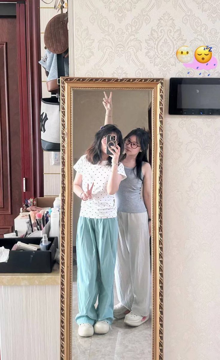 【网友投稿 No.1133】眼镜姐妹花 #眼镜娘 #眼镜妹 #投稿 #反差 #投稿曝光 #女友 #女友分享 #女友系列 #女同学 #女同事 https://t.co/XAwkQzjPQy