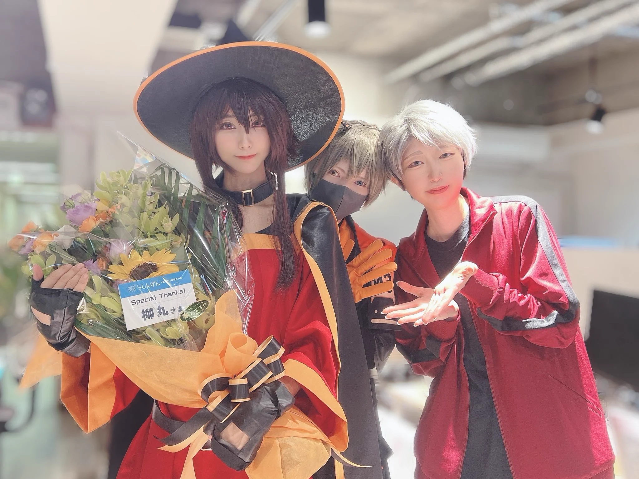 登壇ありがとうございました😆！友人やカメラマンさんの姿が見えてすっごい励まされた🥹！らしんばんの皆様とご一緒できたのもデカい感謝、素敵なお花までいただいてしまってありがとうございます！💥ヒプノシスマイクいっぱい取り扱ってくれてありがとうございます！😂#池ハロ2024 #らしんばん https://t.co/b4hUhZmkFU
