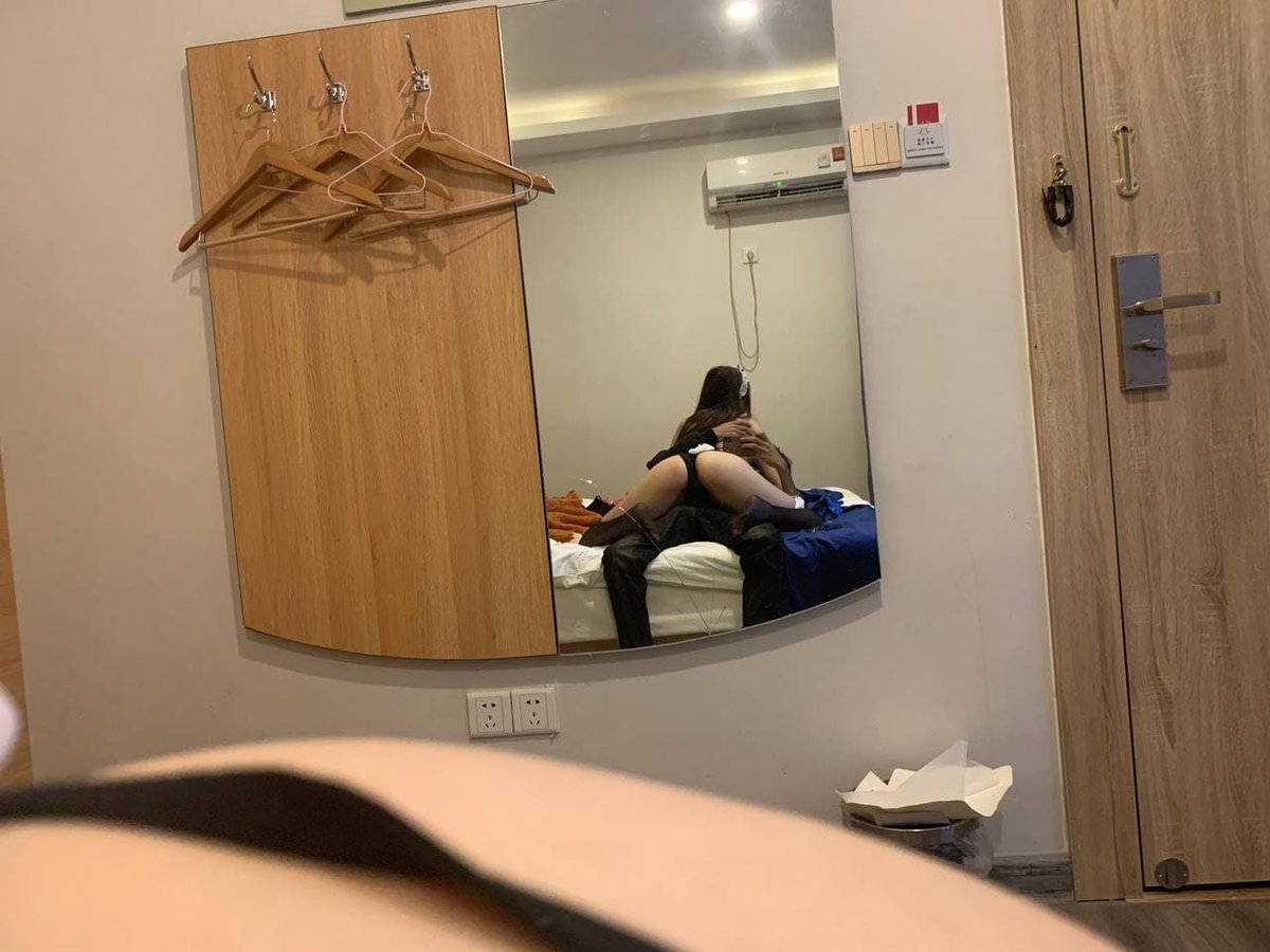 真刺激，满屋子都是嗷嗷叫的声音，被隔壁投诉啦说声音太大啦，哈哈你们听听大么，我还被深喉啦，我的天 https://t.co/eQgKsVhQnb