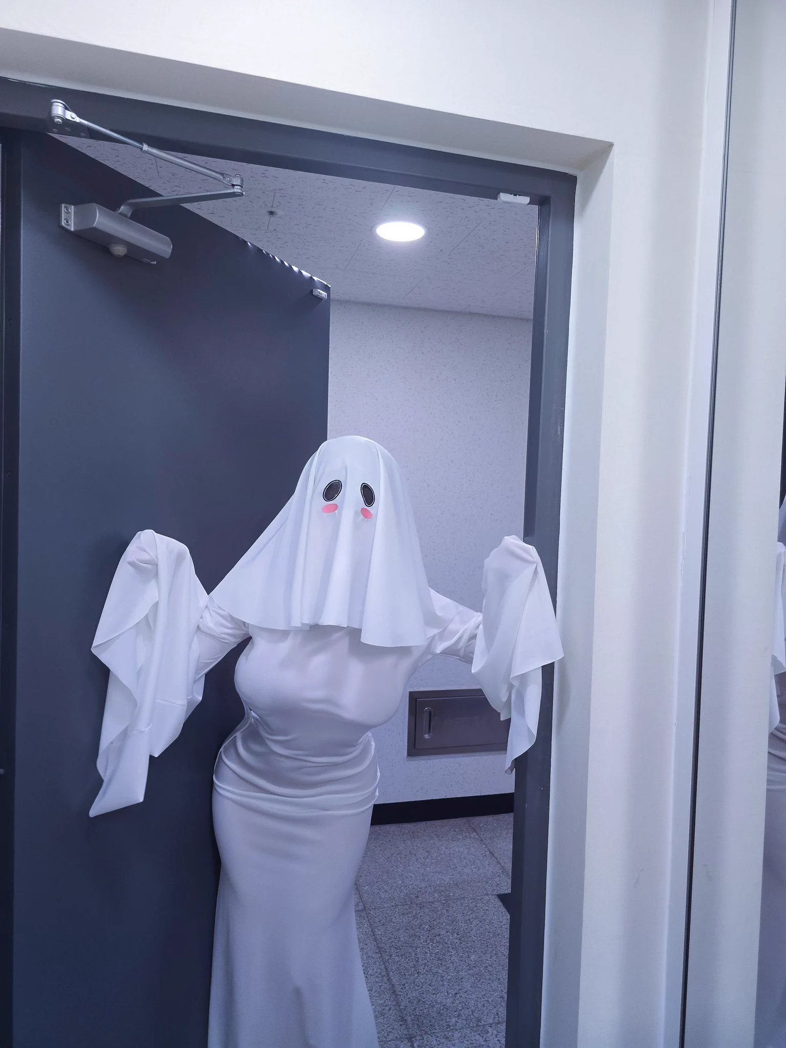Trick or treat!

👗 @niyeye2019 https://t.co/WPZCvfTIpW