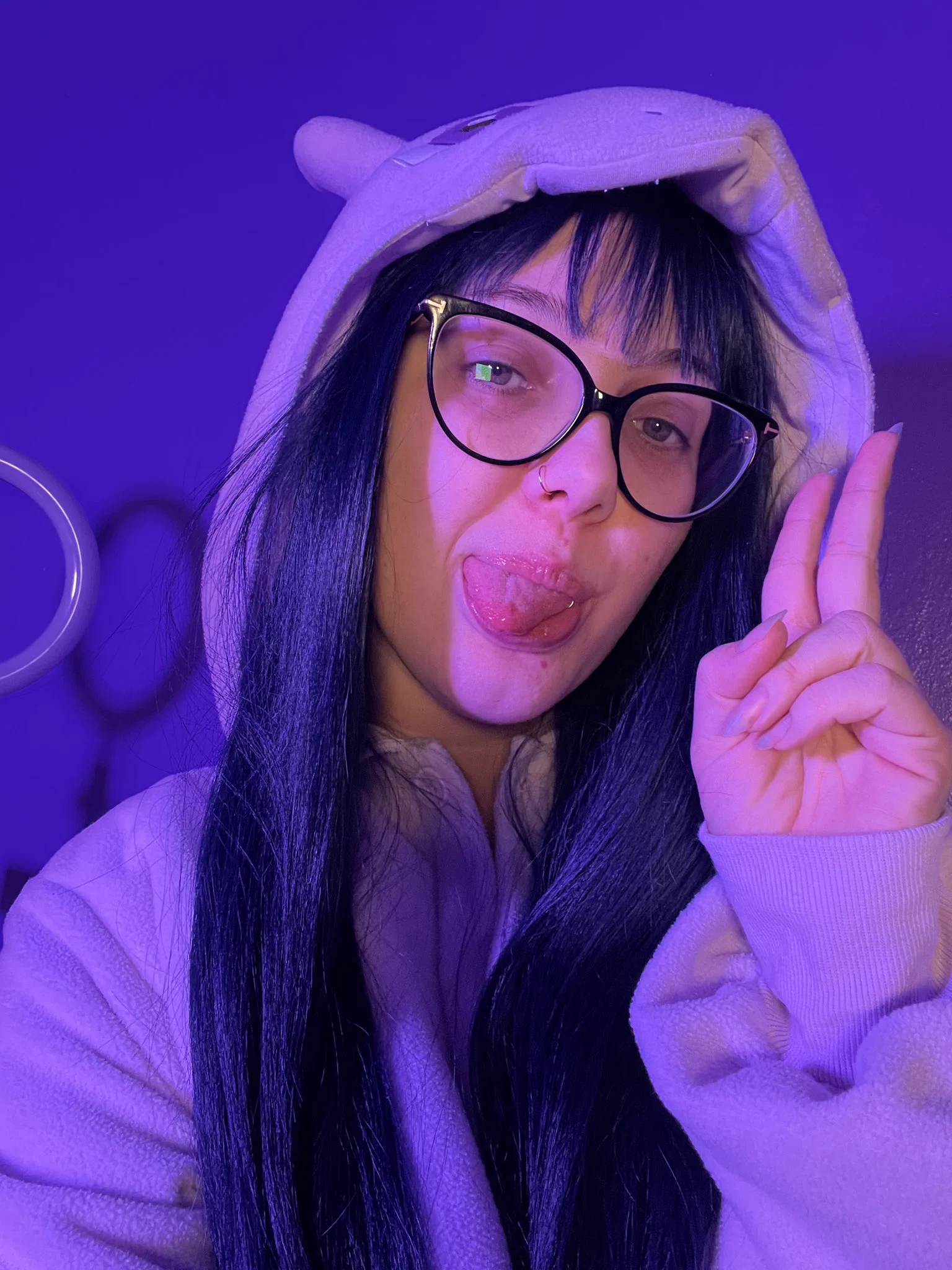 Happy Halloween from Mewtwo! 💜 https://t.co/04Glrtcs0O