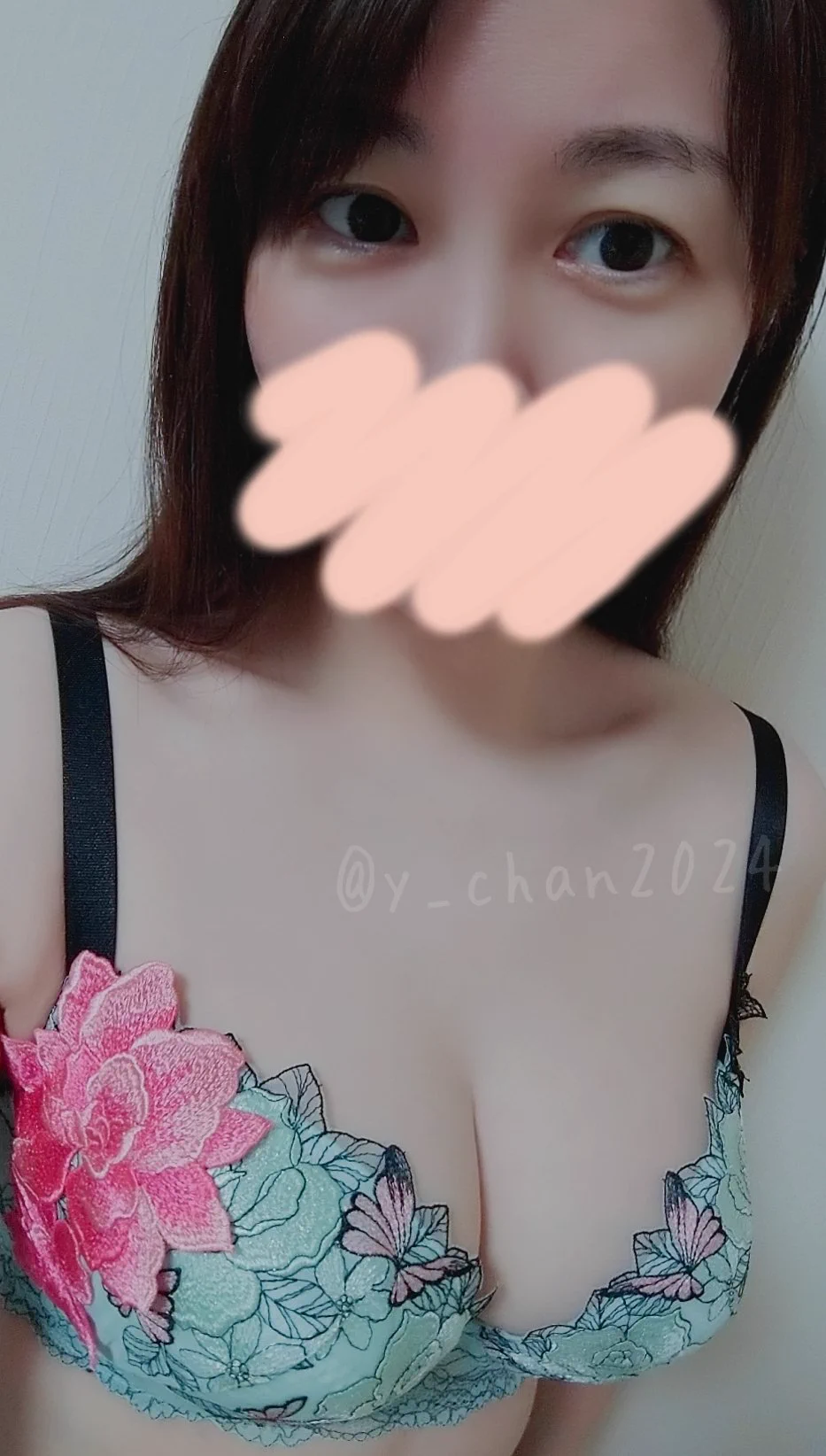 咳も治ってきたからまた下着姿になってみた😆 https://t.co/z8Jre5KaNr