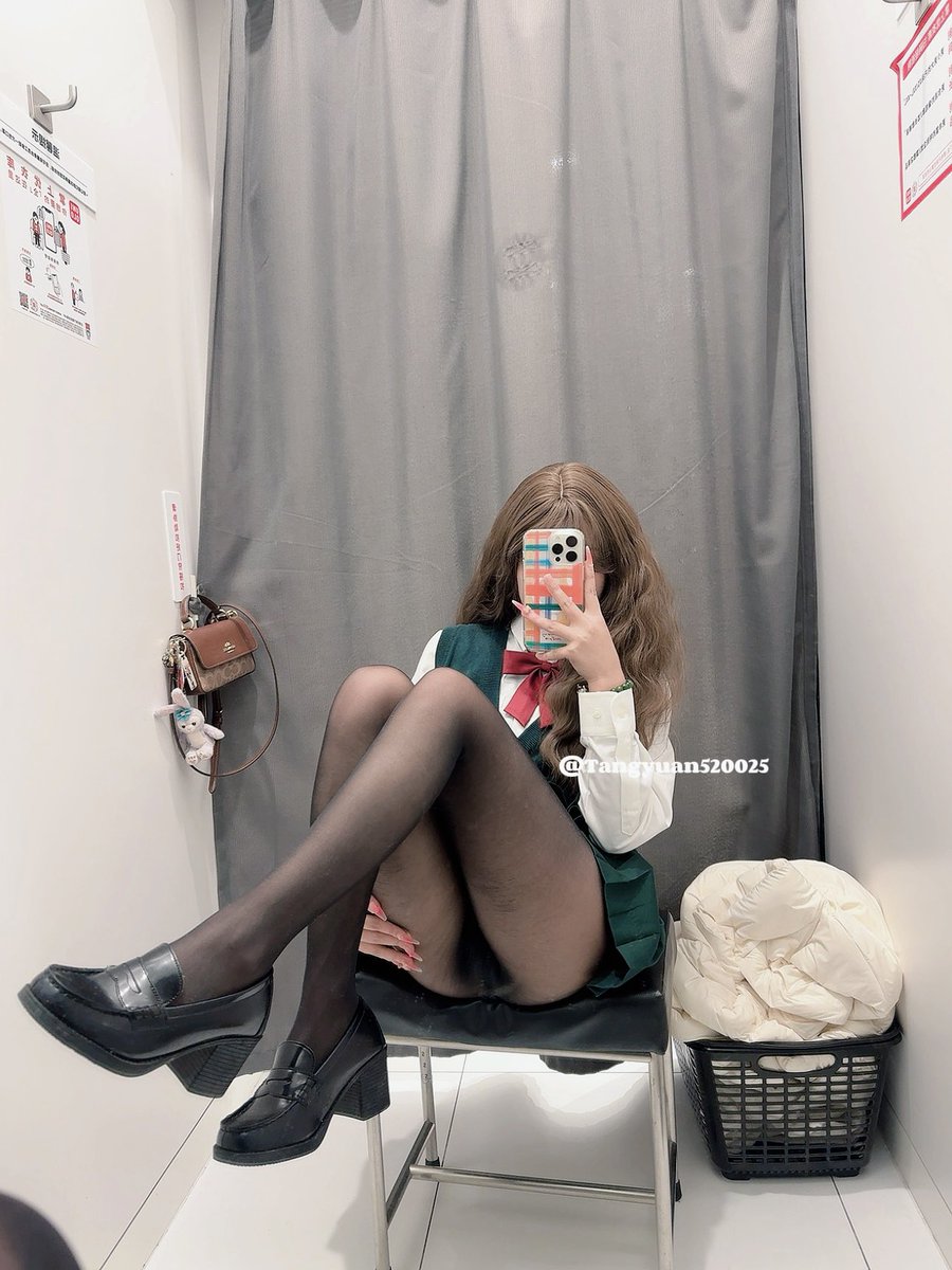 帮我脱掉丝袜好吗
@SMlnZhl 
@SMlnZhi https://t.co/tWC1IxI6Ee