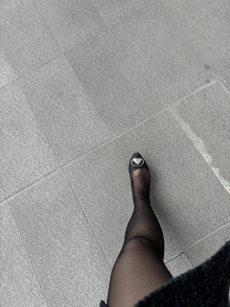 到底為啥破了呢
我明明有剪腳指甲 https://t.co/hfOycreyOb