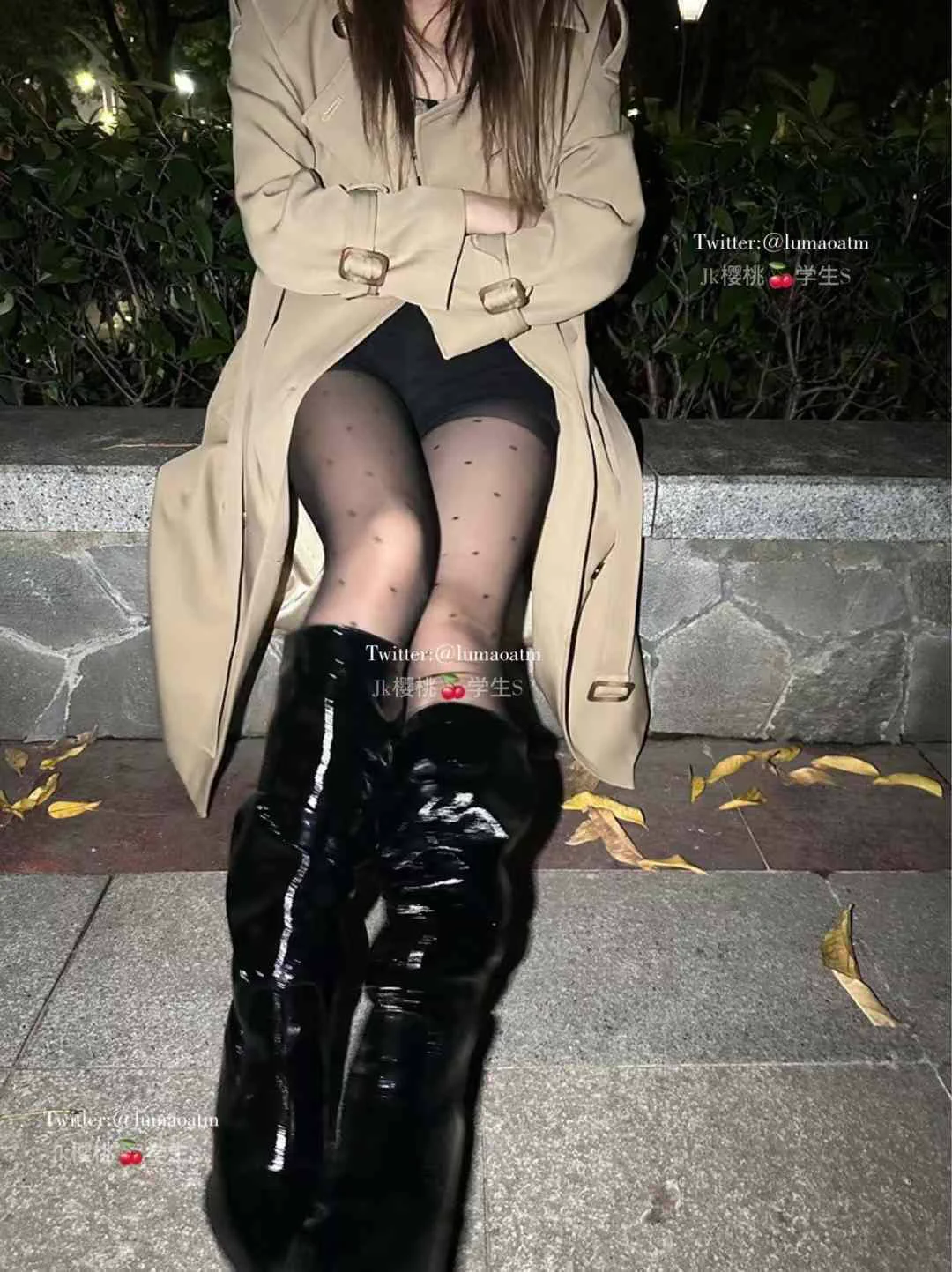 天冷加靴，又到了天冷靴子配大衣的季节了，感觉穿靴子用细根踩人才是最痛的，而且脚🦶🏻最容易闷出汗(关注➕点赞➕转发➕评论抽一个送照片)@RLWJ_kuking @JWCJ_kuxs https://t.co/fFlPCQHqzy