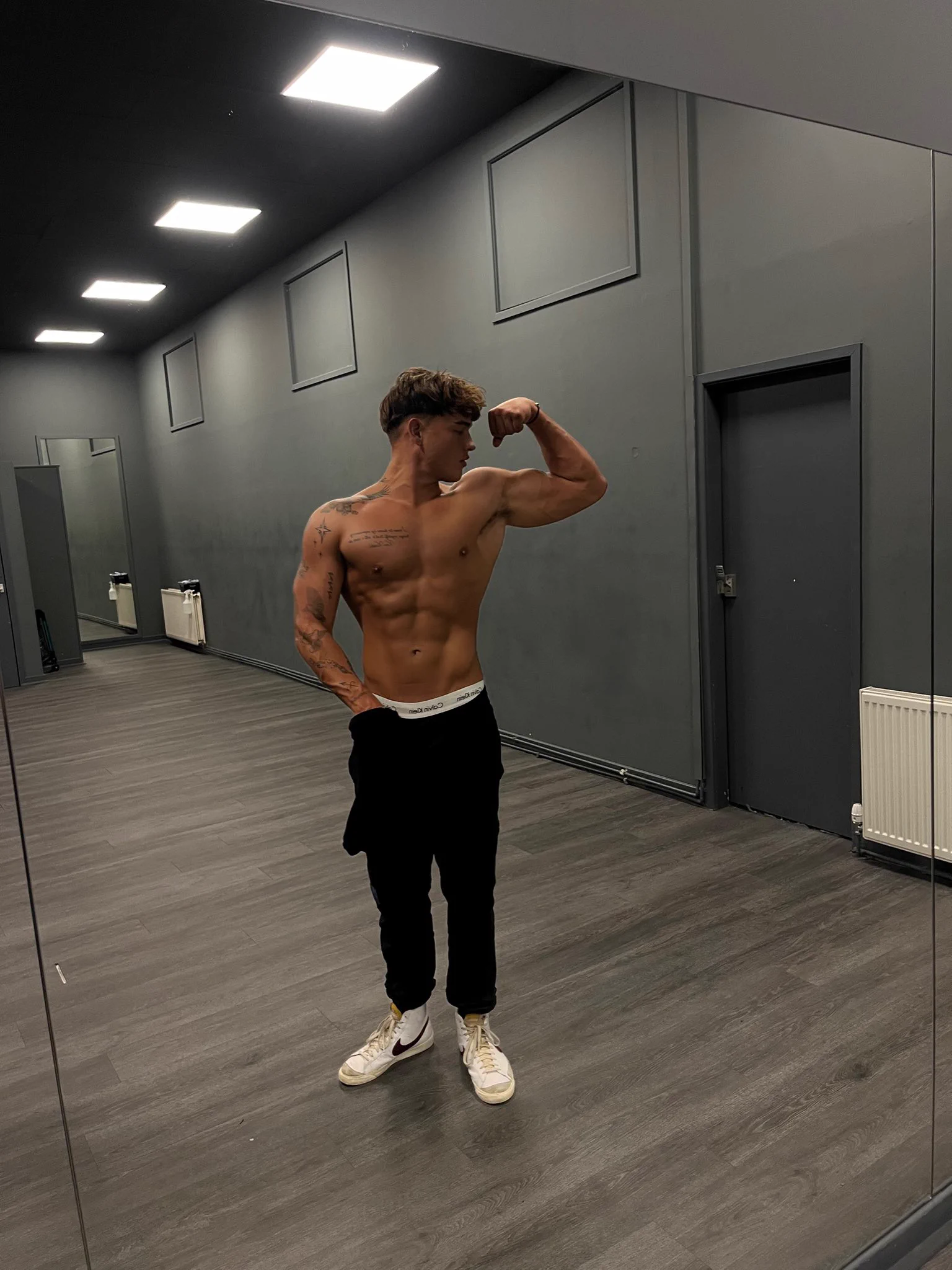 Tell me your biggest turn on😎 https://t.co/gDzRfOSgpk