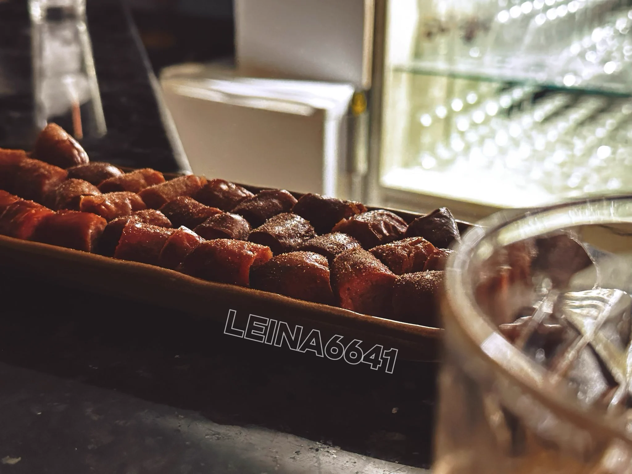 台中西區新酒吧-Amber bistro琥珀老闆調酒很有料🤩我完全不喝琴酒的人…問老闆想解酒喝點清爽的要喝什麼他端出Gin Tonic…Damn…我竟然覺得很香很好喝٩̋(๑˃́ꇴ˂̀๑)從經典到店家特調嘗試四杯不說了😎已購買，小孩愛喝#台中 #台中酒吧 #酒吧 #推薦 #無業配https://t.co/C8PDwyoTul https://t.co/KnlzBYICDc