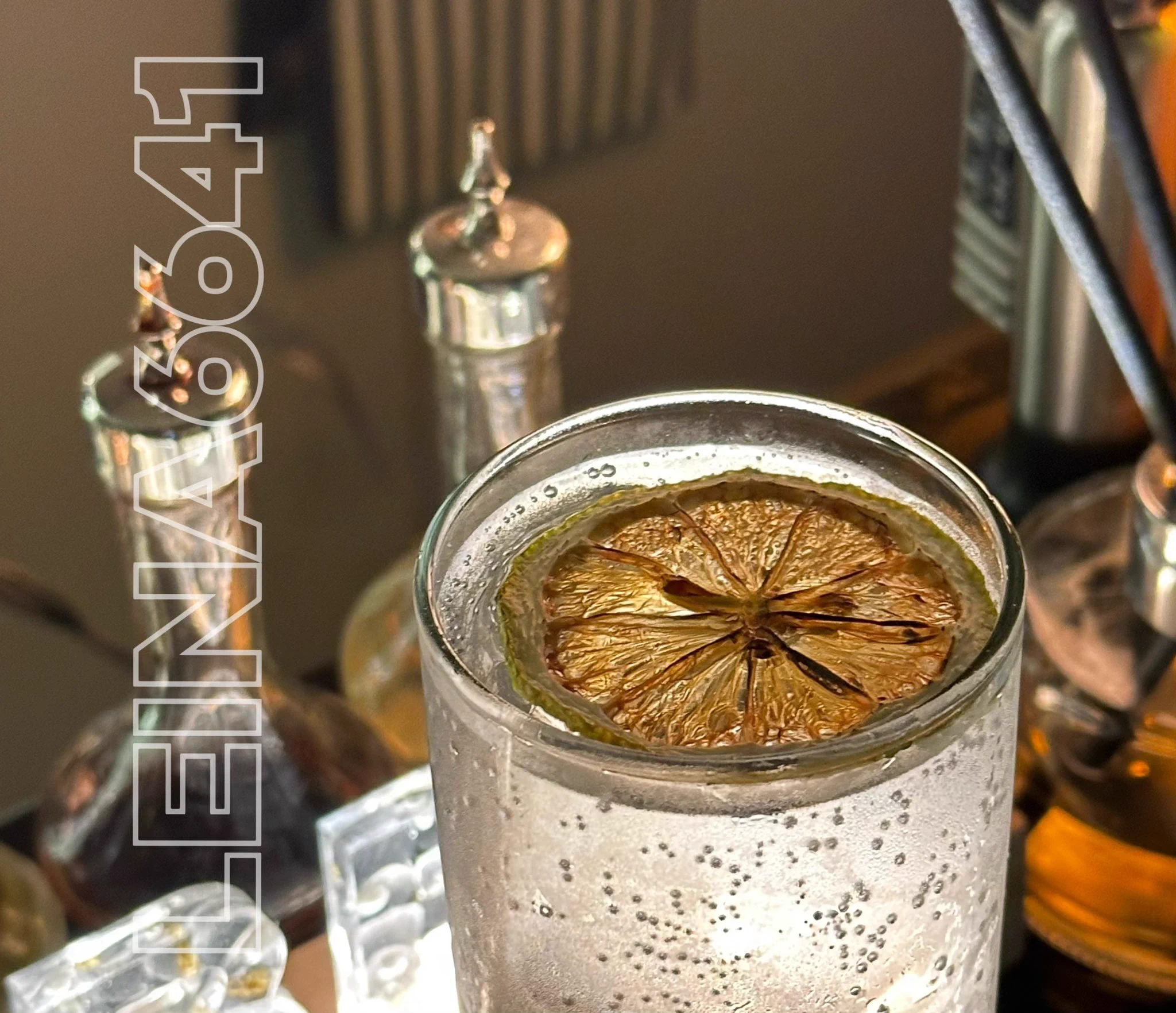 台中西區新酒吧-Amber bistro琥珀老闆調酒很有料🤩我完全不喝琴酒的人…問老闆想解酒喝點清爽的要喝什麼他端出Gin Tonic…Damn…我竟然覺得很香很好喝٩̋(๑˃́ꇴ˂̀๑)從經典到店家特調嘗試四杯不說了😎已購買，小孩愛喝#台中 #台中酒吧 #酒吧 #推薦 #無業配https://t.co/C8PDwyoTul https://t.co/KnlzBYICDc