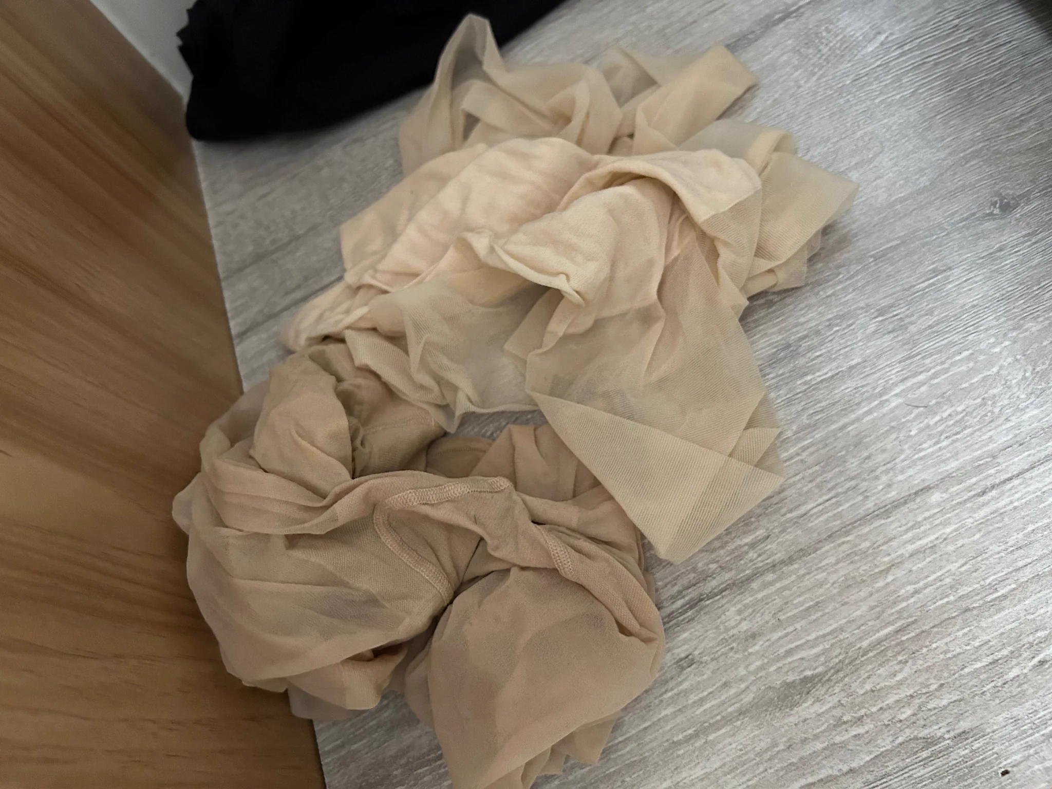 0571杭州地区，老婆让帮忙洗两双丝袜，同好老哥懒得洗直接贡献出来给同城同好上门保养，也可以互换原味。坐标萧山区，可地铁口交换，杭州同城有意向的私。 https://t.co/lKtrOWgq68
