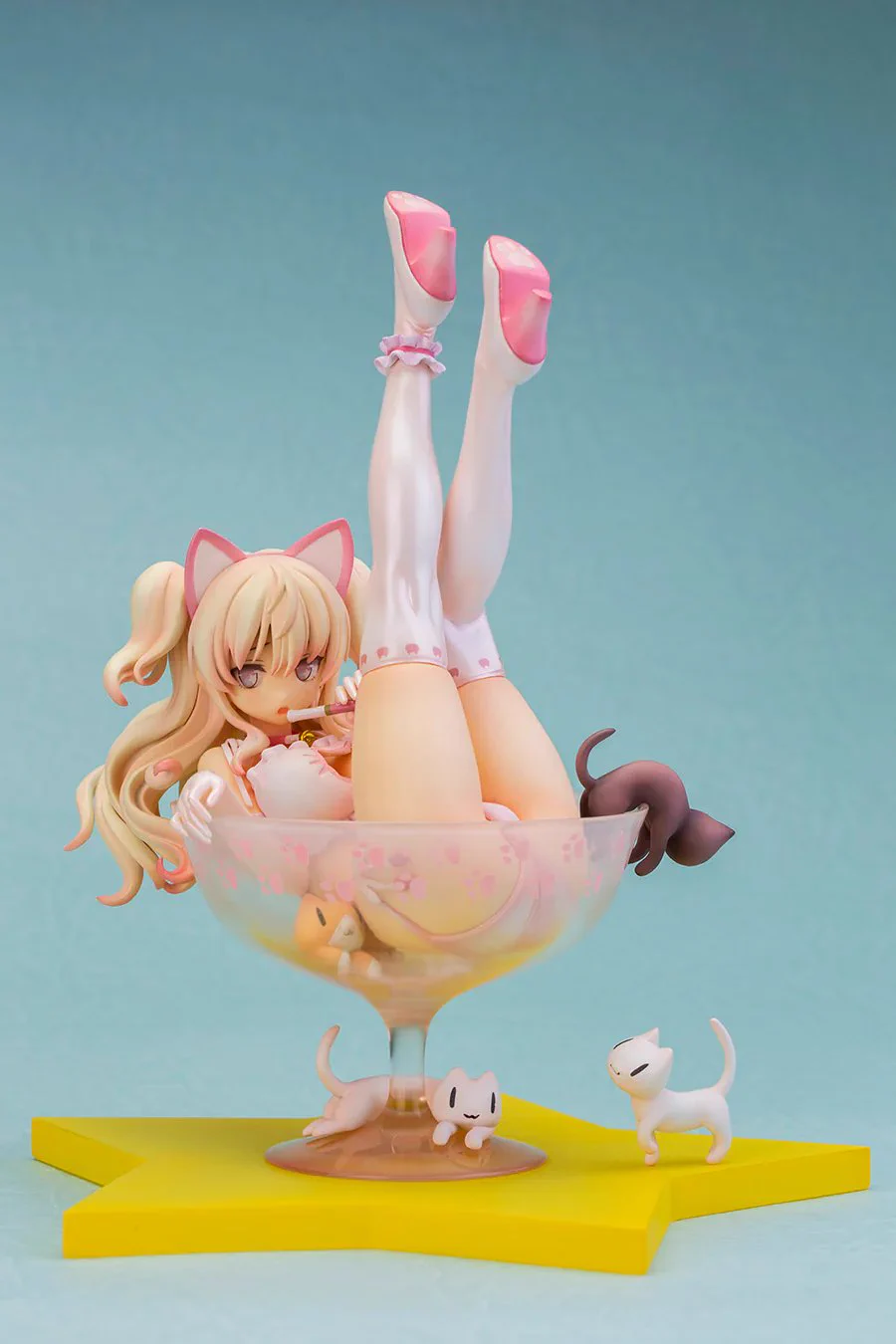 I loved this figure soo much I re-created it in cosplay &lt;3!!!Figure by @skytube777 // @blade4649 https://t.co/Zk44U3FaLA