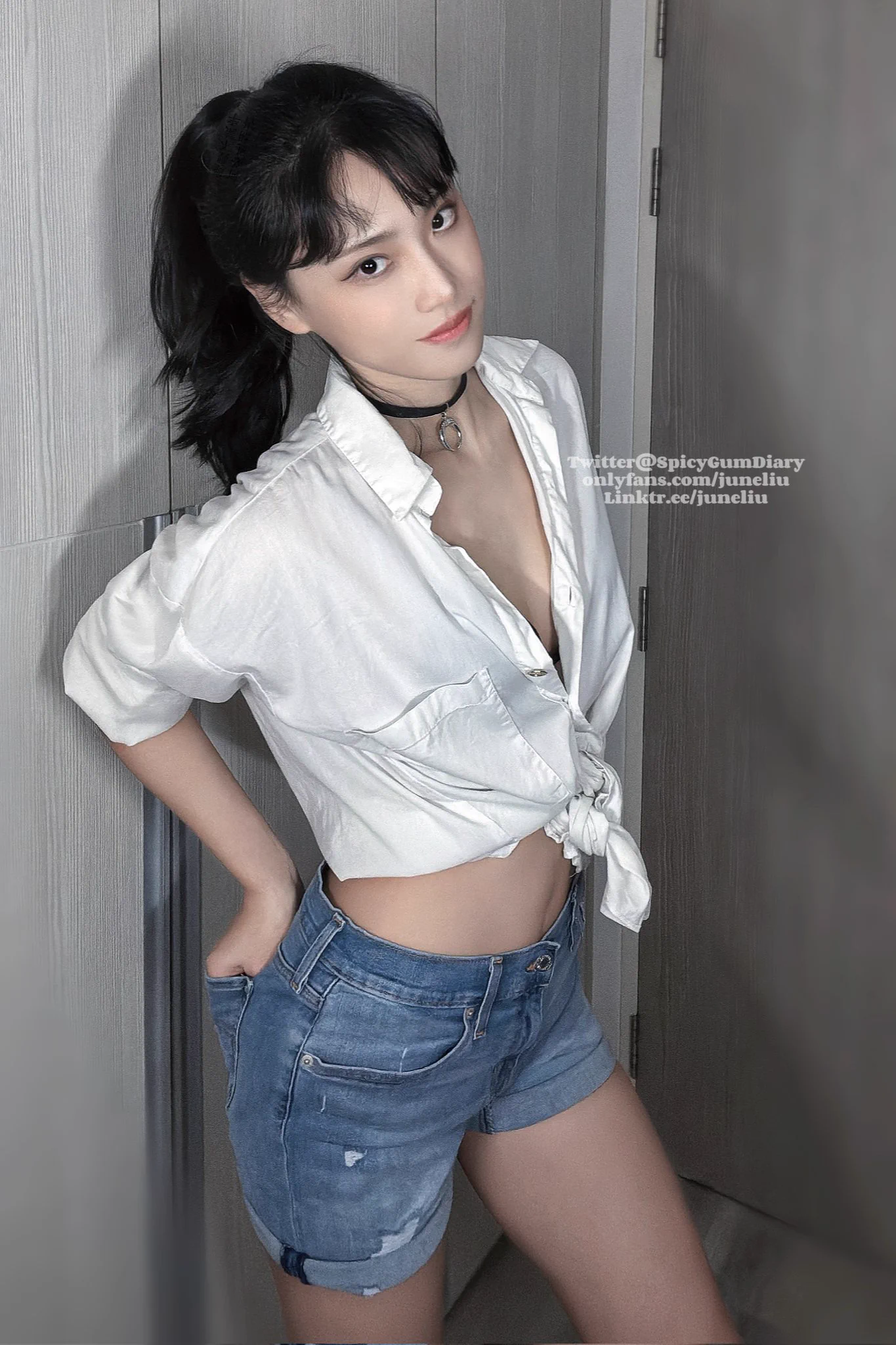 Say yes if I should untie my shirt 🥺 https://t.co/SnznlYpFGp