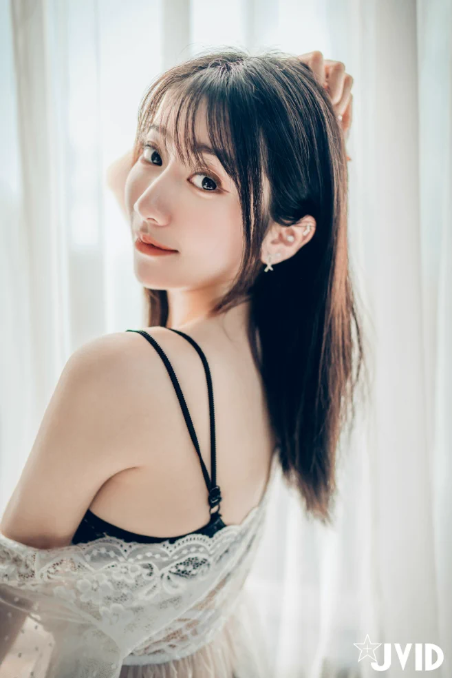 我的心平靜如水卻總因想起你而漾起了漣漪https://t.co/7cmrGgxLbT https://t.co/Tm9RFE0YV1