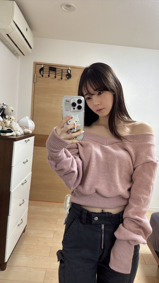 きょうの下着報告です。遅れてすみません。よろしくお願いします。 https://t.co/s4czYCmSTU