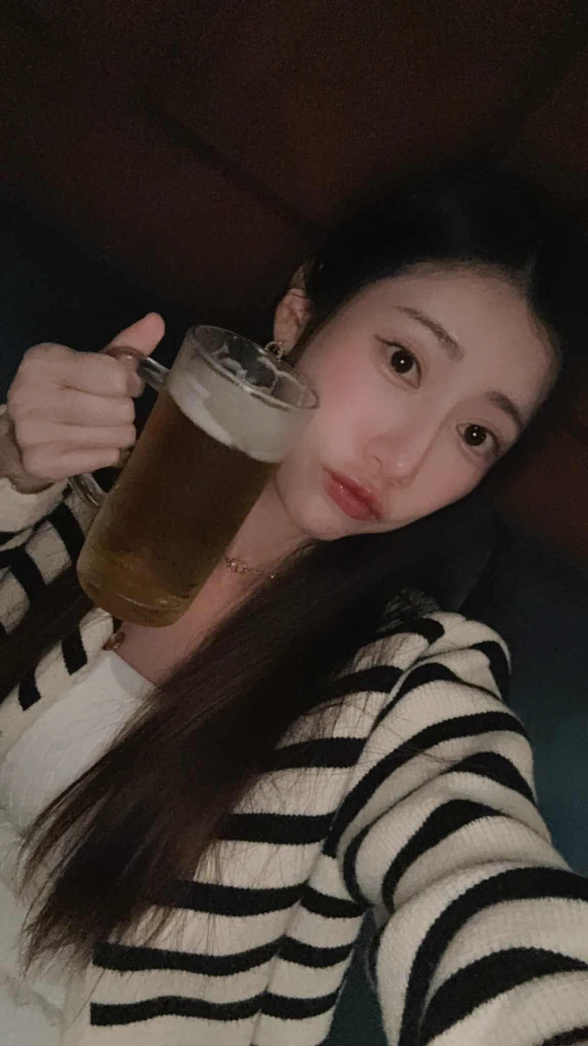 快樂周末　煩心事先拋到一邊去 來～乾杯🍺🍺 https://t.co/AK7PRH5LNh
