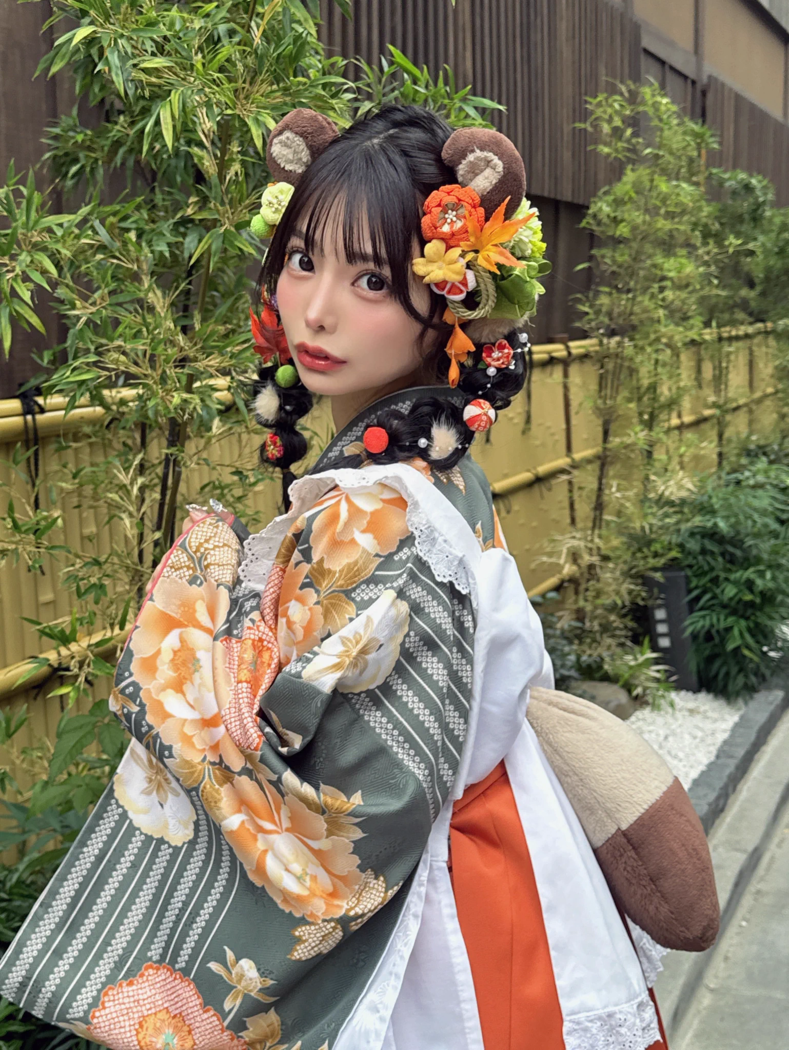化けるから、あっち向いてて。🍁🍂 https://t.co/zdMgF6IDzr