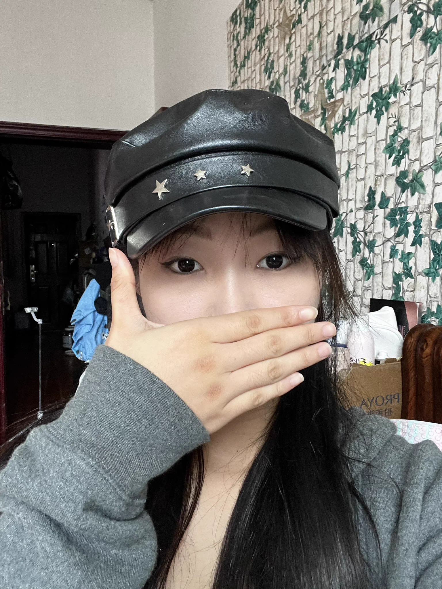 听网友的话馋了就扇自己嘴，现在穿的衣服虽然还是xl，但人已经是m了@DaFoer_ @Daguidiyi @Fojiangnice@Xiaoxiaofoer https://t.co/QiM42k3oo6