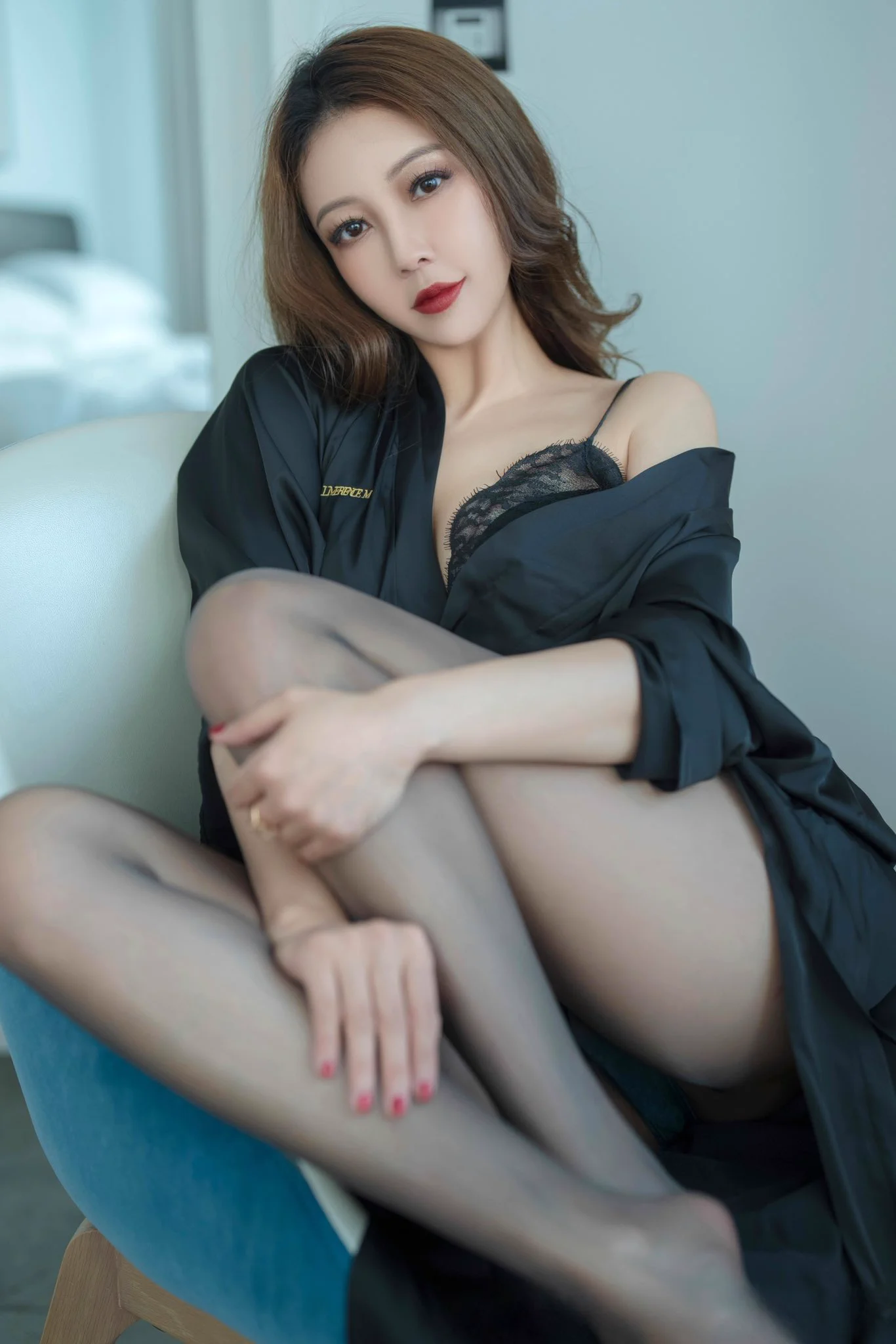 心中若有桃花源🌸，何处不是水云间⛰️今晚OF蹲这一套吧，国内的粉可以去铁粉空间🔍果儿，也有这一套哈 https://t.co/pIU0uioXC9