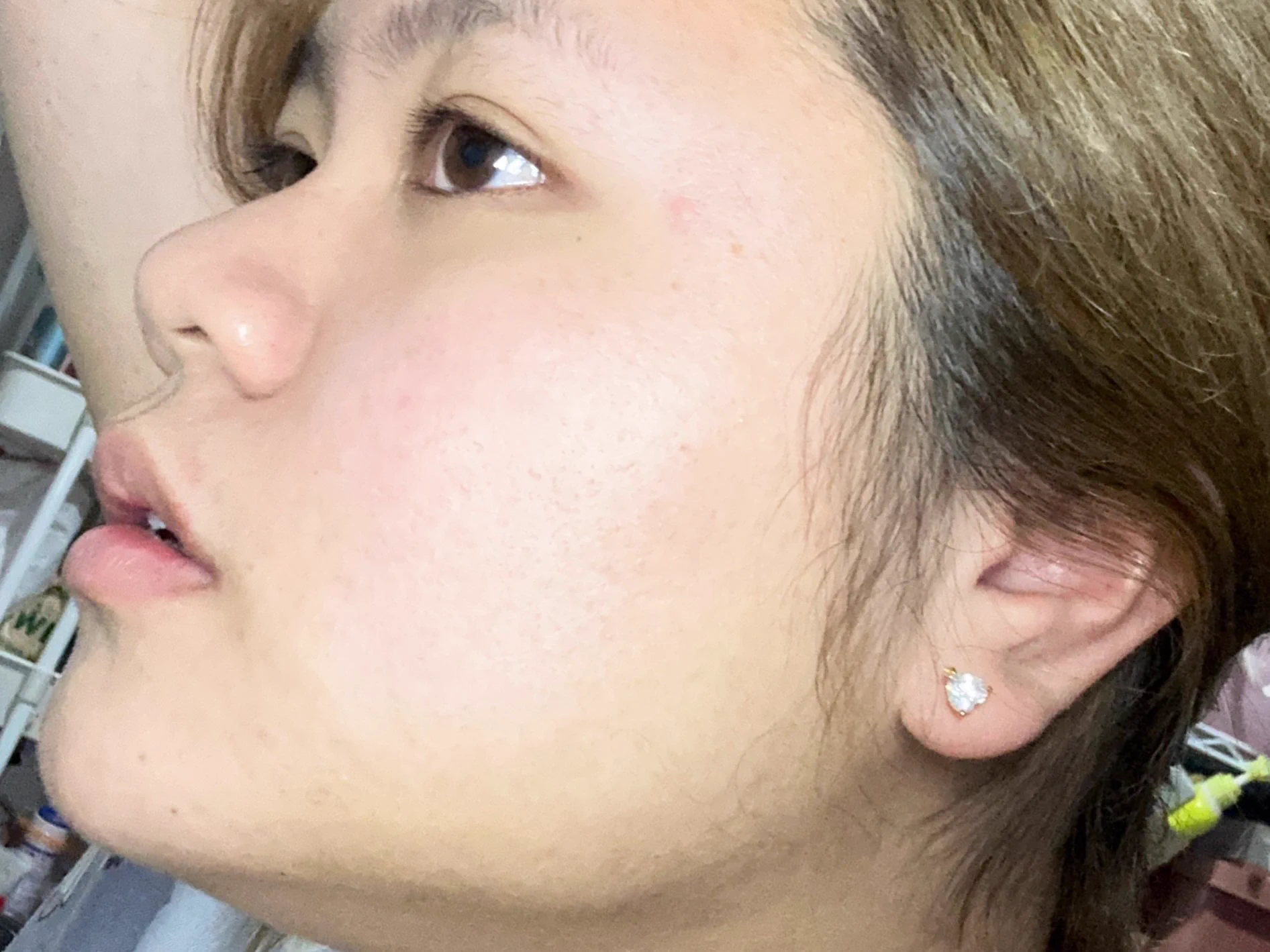 รอบเดือนมาทีโคตรจะว้าวุ่นนอะ เป็นรีวิวผ่านฟัดเลยไปลอง La Roche-Posay Effaclar DUO+M บอกเลยว่าใช้แล้วสิวแห้งไวมากกก นี่ทาก่อนนอนเมื่อคืน ตื่นมาคือสิวเริ่มแห้งใช้ติดต่อกันเห็นผลจริง และยังช่วยลดรอยดำรอยแดงอีกด้วย ประทับใจมากกกก ✨✨ #ใช้ดีบอกต่อ https://t.co/M8dggUZmgT