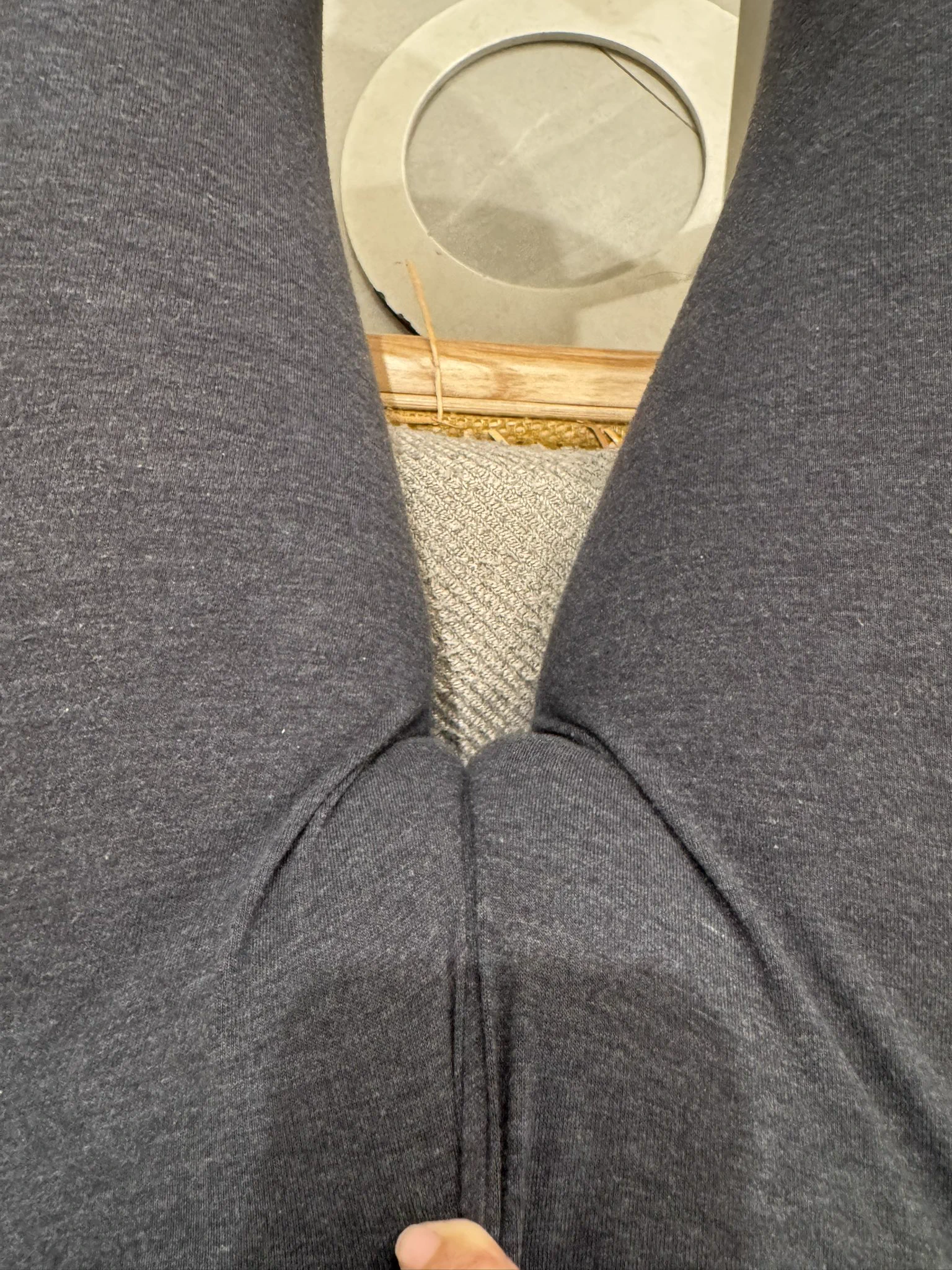 舞蹈課穿這樣一直摩擦，卡的很深😳等等說不定變超濕💦💦 https://t.co/cLxn9AThpr