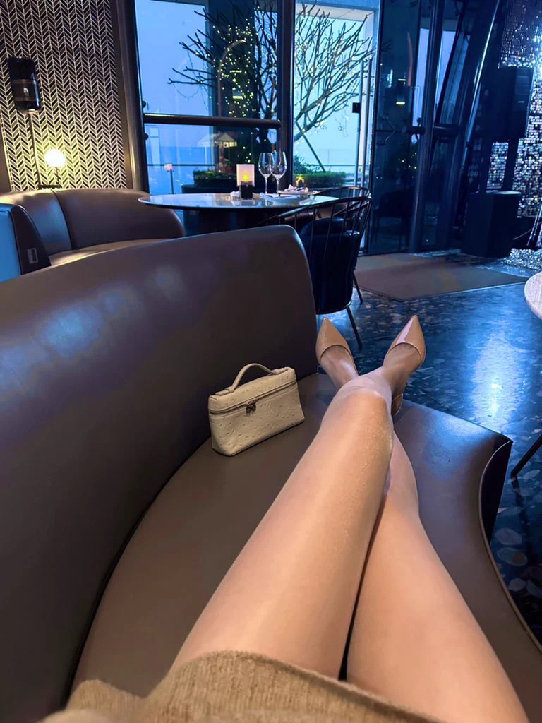 老公找个小美女，干人家4次，给人家干的太累了睡着啦，真牛。这是太累啦，呼呼的，睡得 https://t.co/QJZsZS1jTd