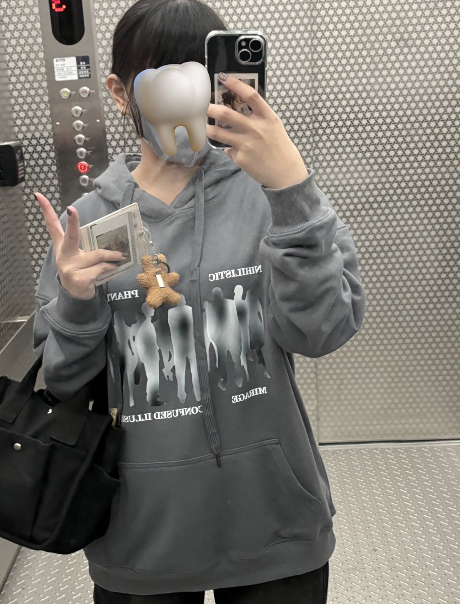 開開心心下小夜-.-✌️ https://t.co/iqSU53e8SZ