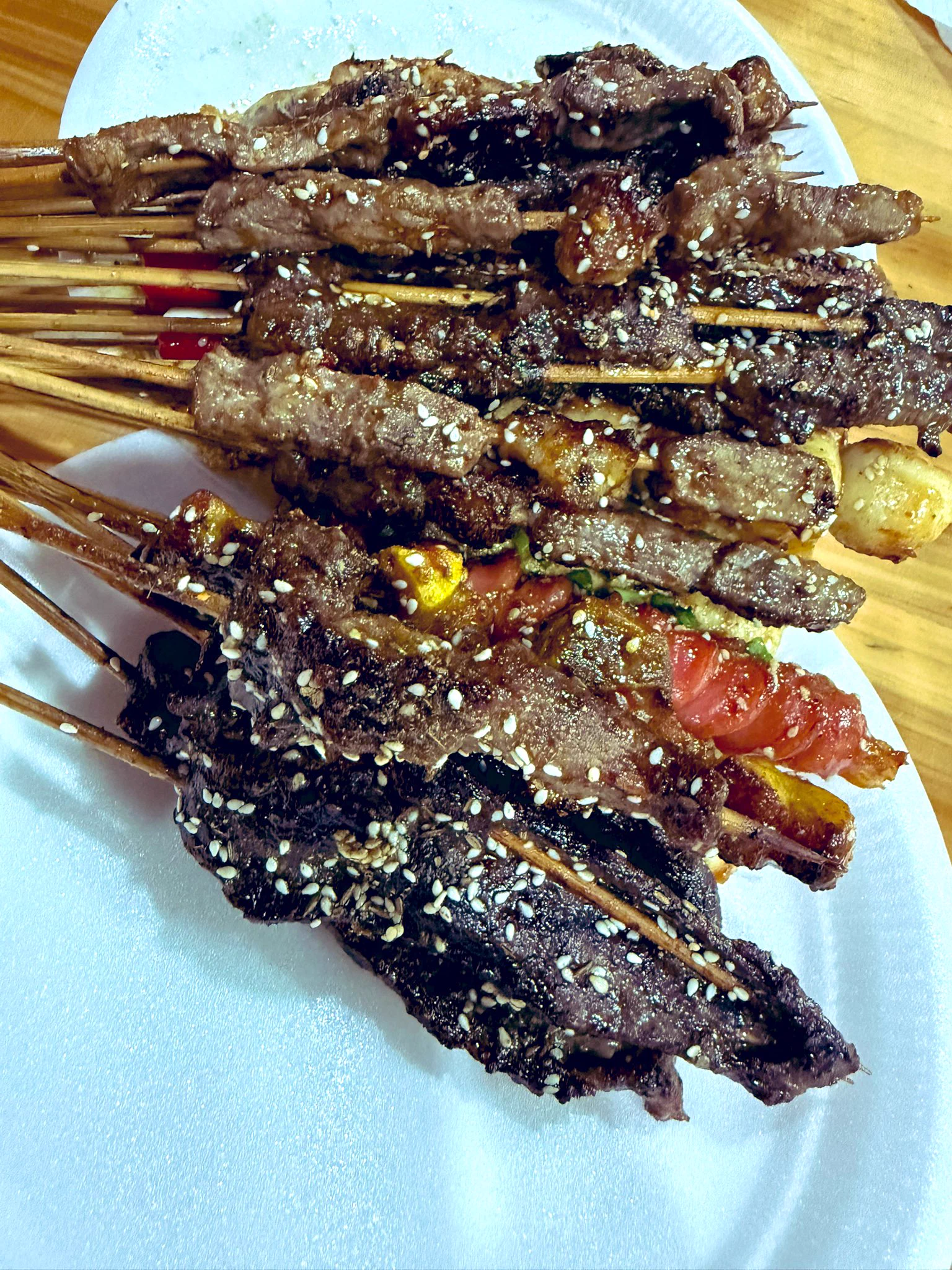 3️⃣今天晚上我俩才刚一起吃完海南烧烤，各回各家后，在我的淫威之下，催着弟弟赶工，赶出来了一篇小黄文儿，没有感情，全是技巧！ https://t.co/SUc1glAzGD