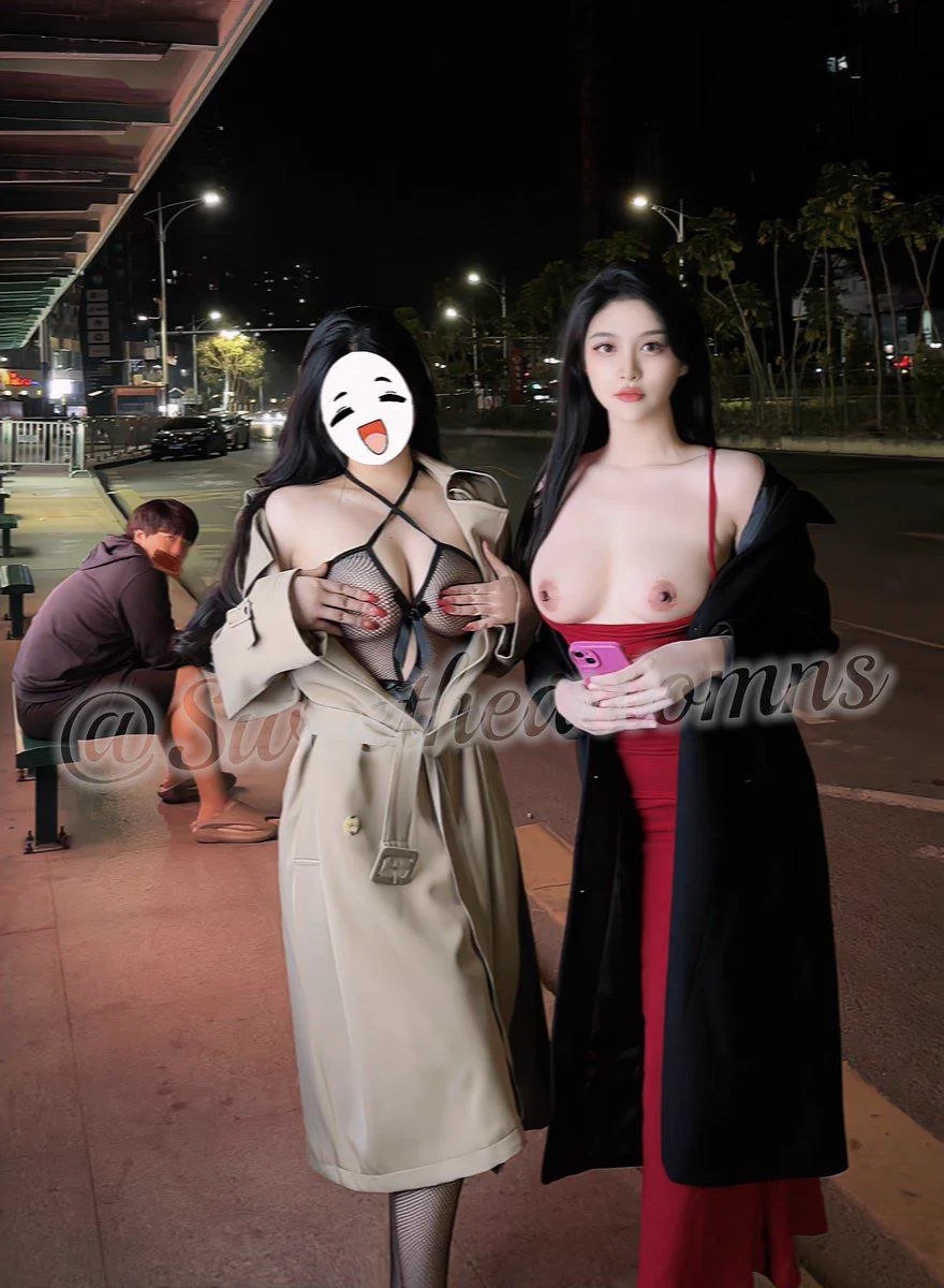 后面那个猥琐男一直盯着我们看，害怕 https://t.co/ESSiVCYV8S