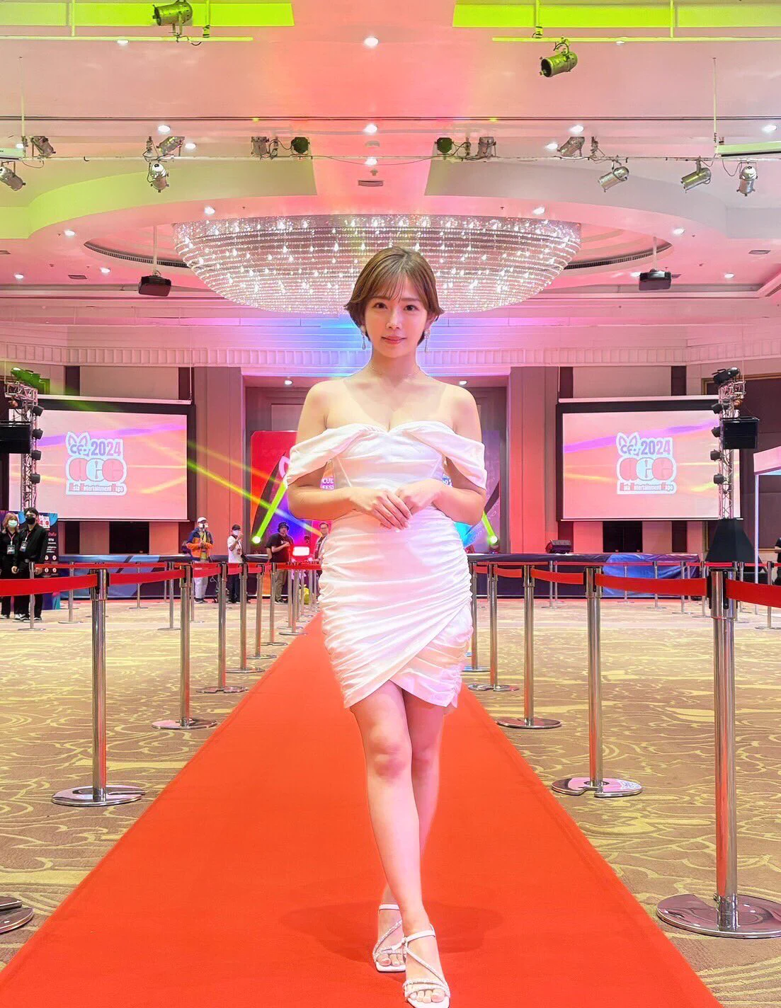 全く同じポーズで撮ってた#AsiaEntertainmentExpo2024 #初日終了🇹🇭 https://t.co/RwjHWHElST
