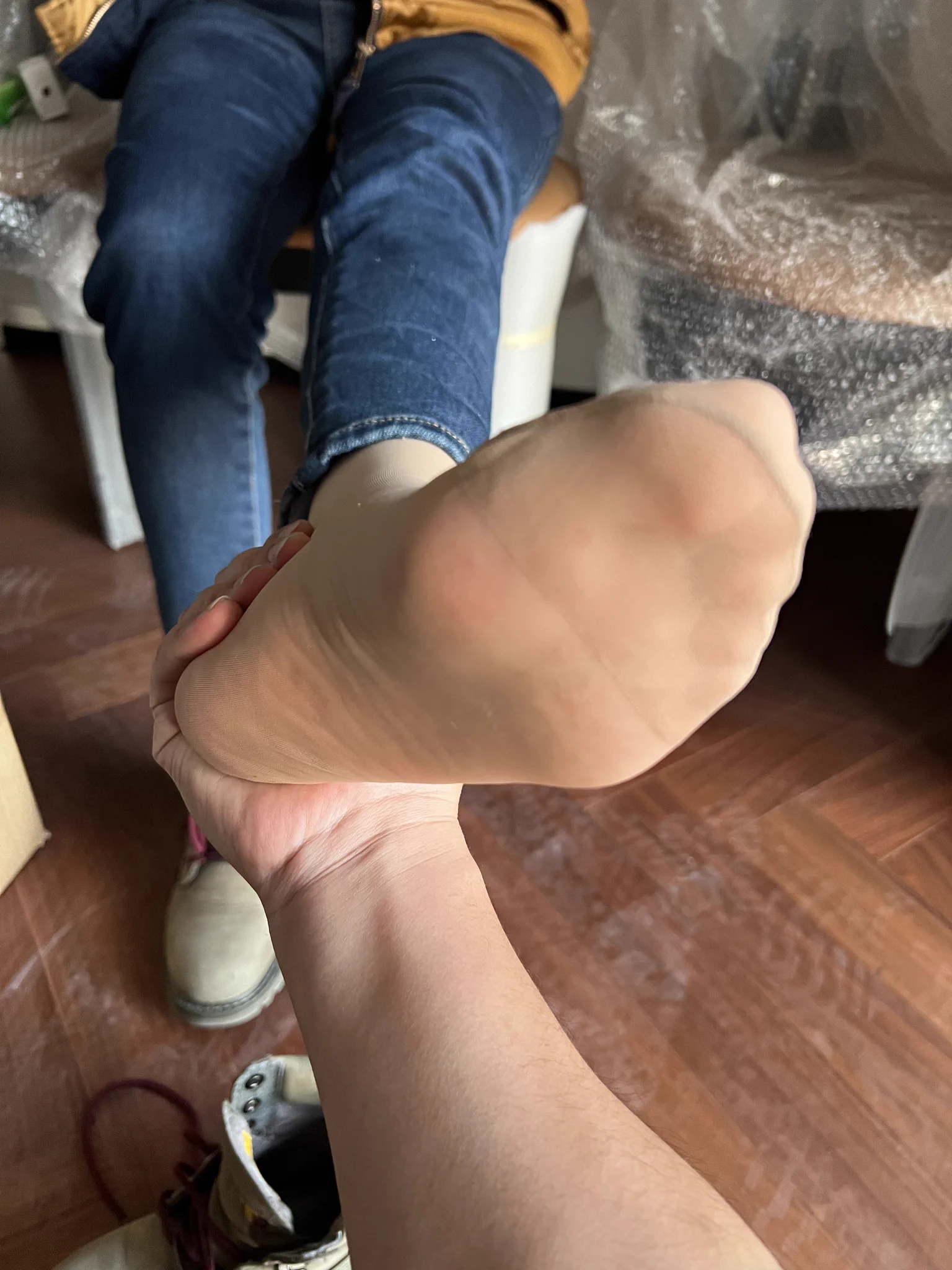 0871云南昆明同好投稿，坐标西山区，找同城同好互换老婆原味丝袜，老婆爱穿运动鞋马丁靴，气味系味道足，单男素质高的也可以上门保养鞋袜，同城有意向的私我报名参与。 https://t.co/UIMZwbzD4G