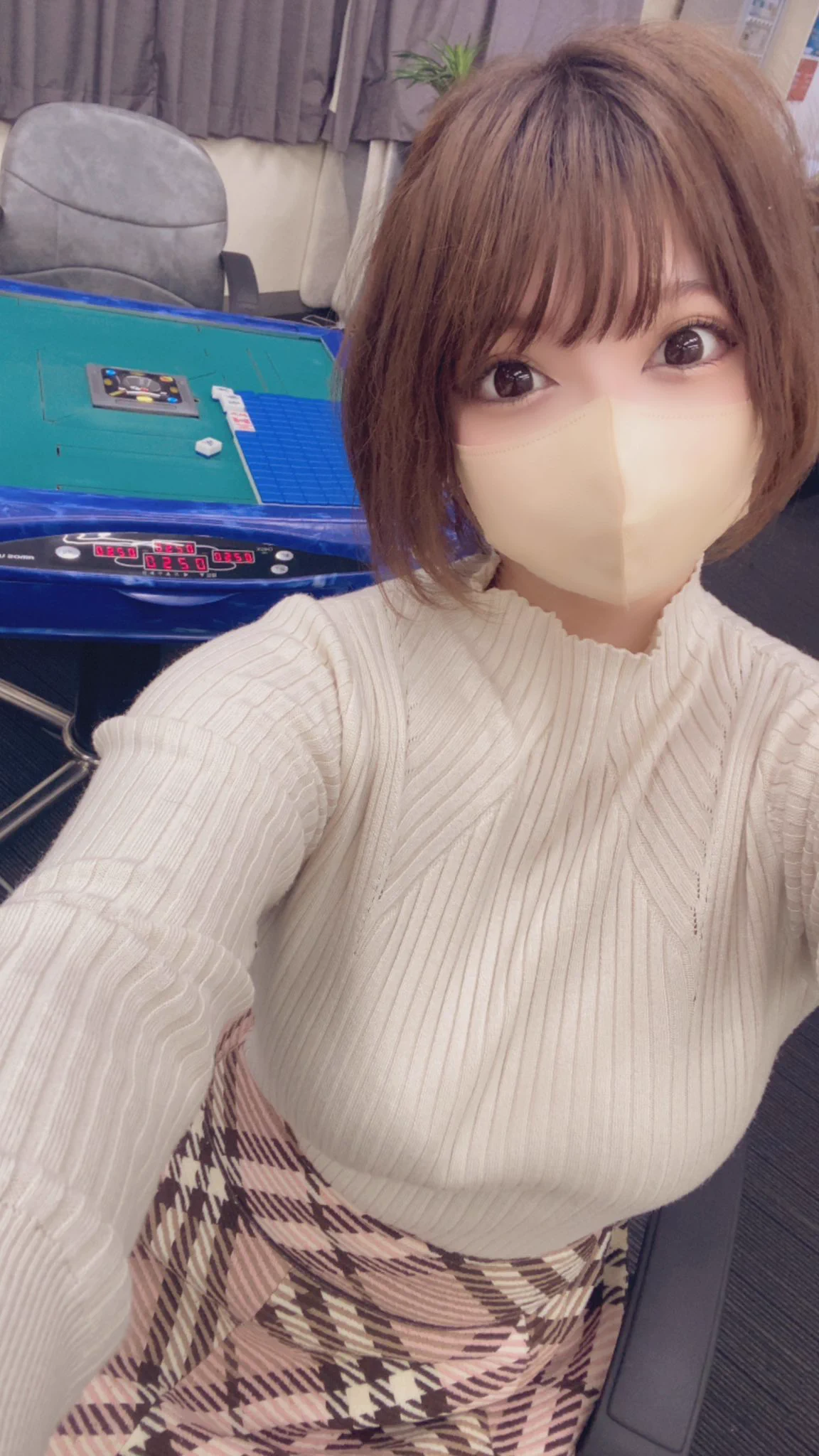 Hカップ 25歳 158cm 雀荘店員 彼氏無しバツイチ https://t.co/DZOSH1XtsO