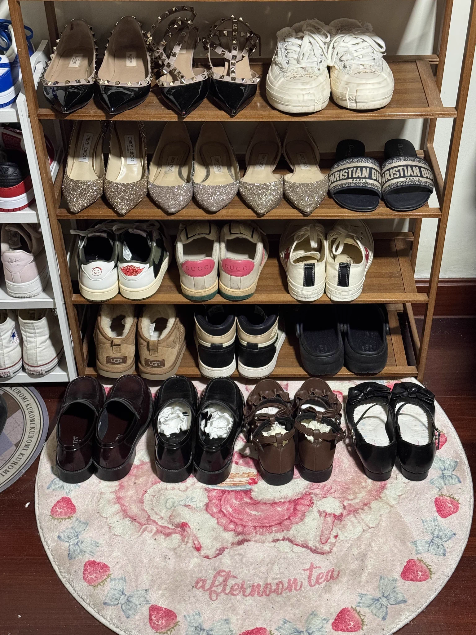 023重庆大佬投稿，坐标渝北，分享极品女友和她的各种骚鞋。女友36码小脚气味偏淡香型，找同城同好上门射满女友的骚鞋和丝袜，图中款式任选。重庆本地想参加的高素质同好可私信我报名。 https://t.co/mJk94cKPHT