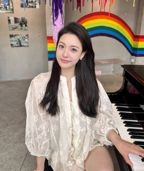 每次下课回家都要洗澡，这算不算强迫症不论早晚，下课回到家都要洗澡！不然总感觉浑身难受😖 https://t.co/JdnkhTDWYf
